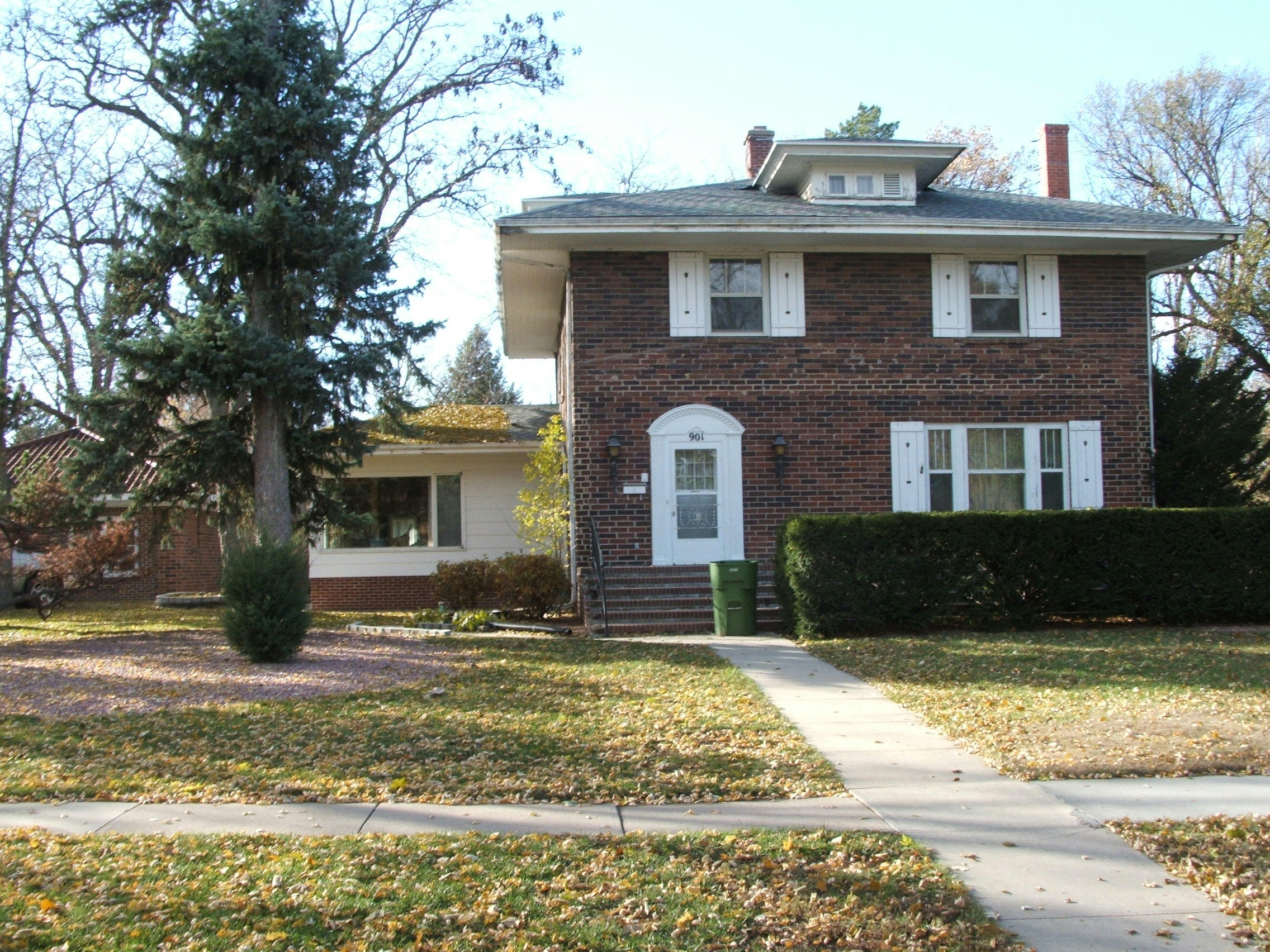 901 S Minnesota