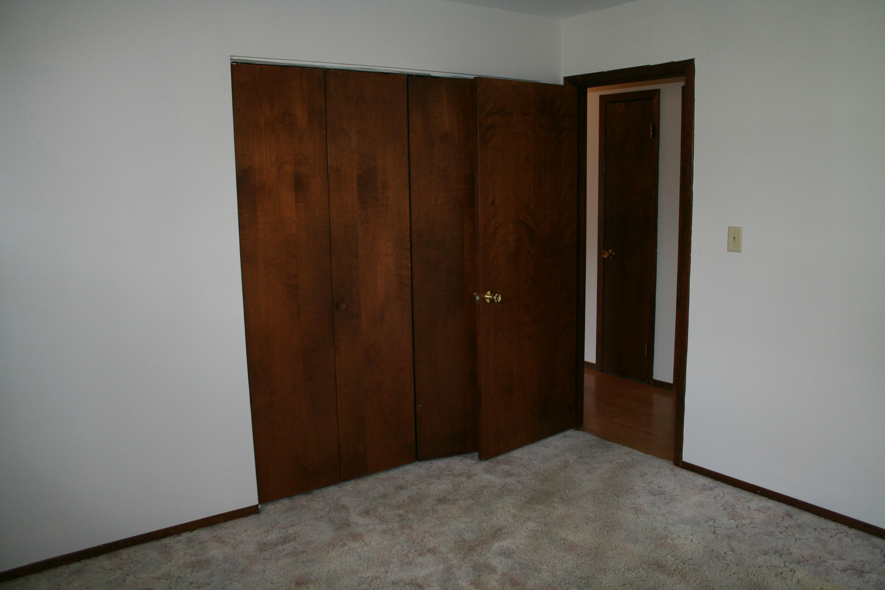 420 W Cedar