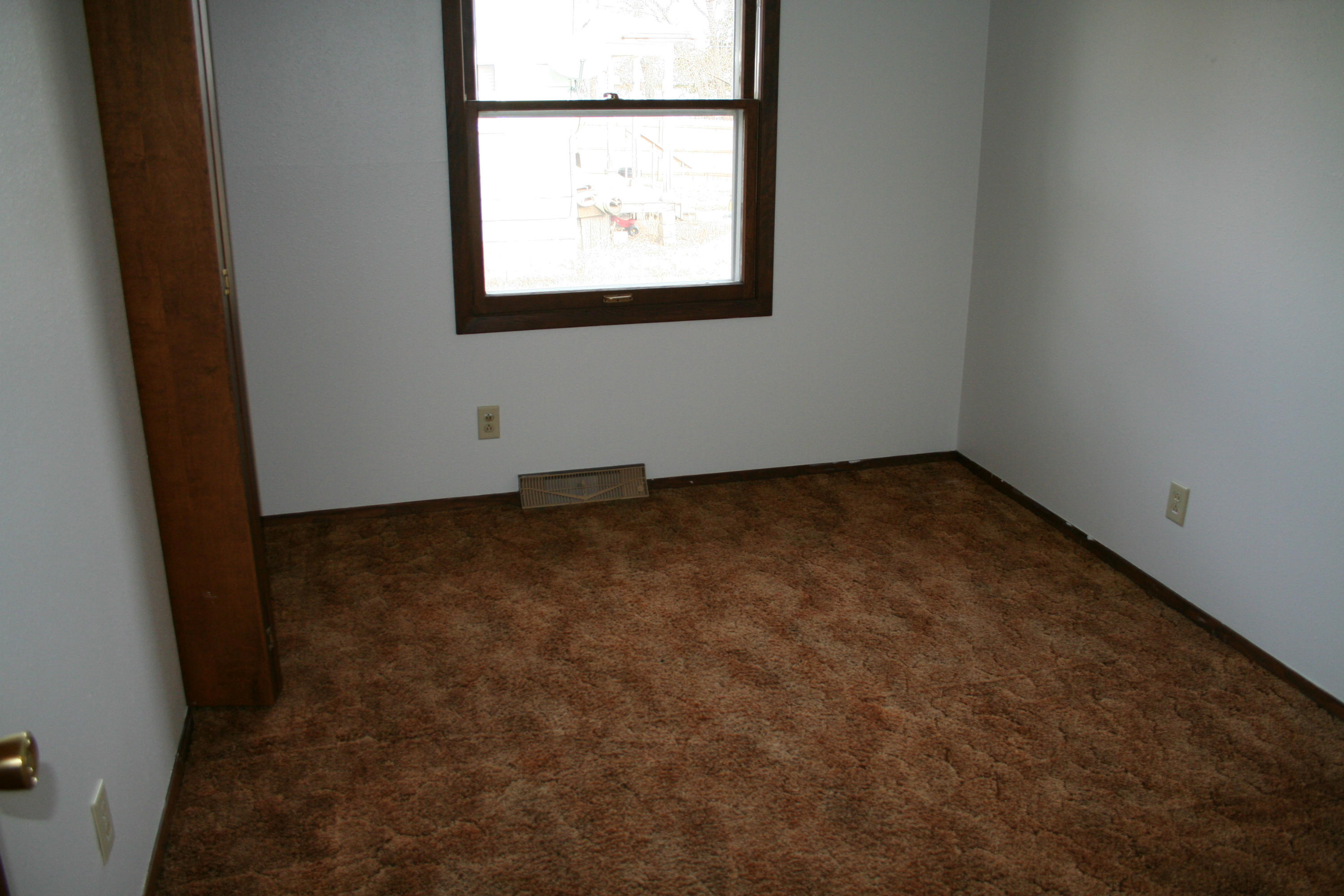 420 W Cedar