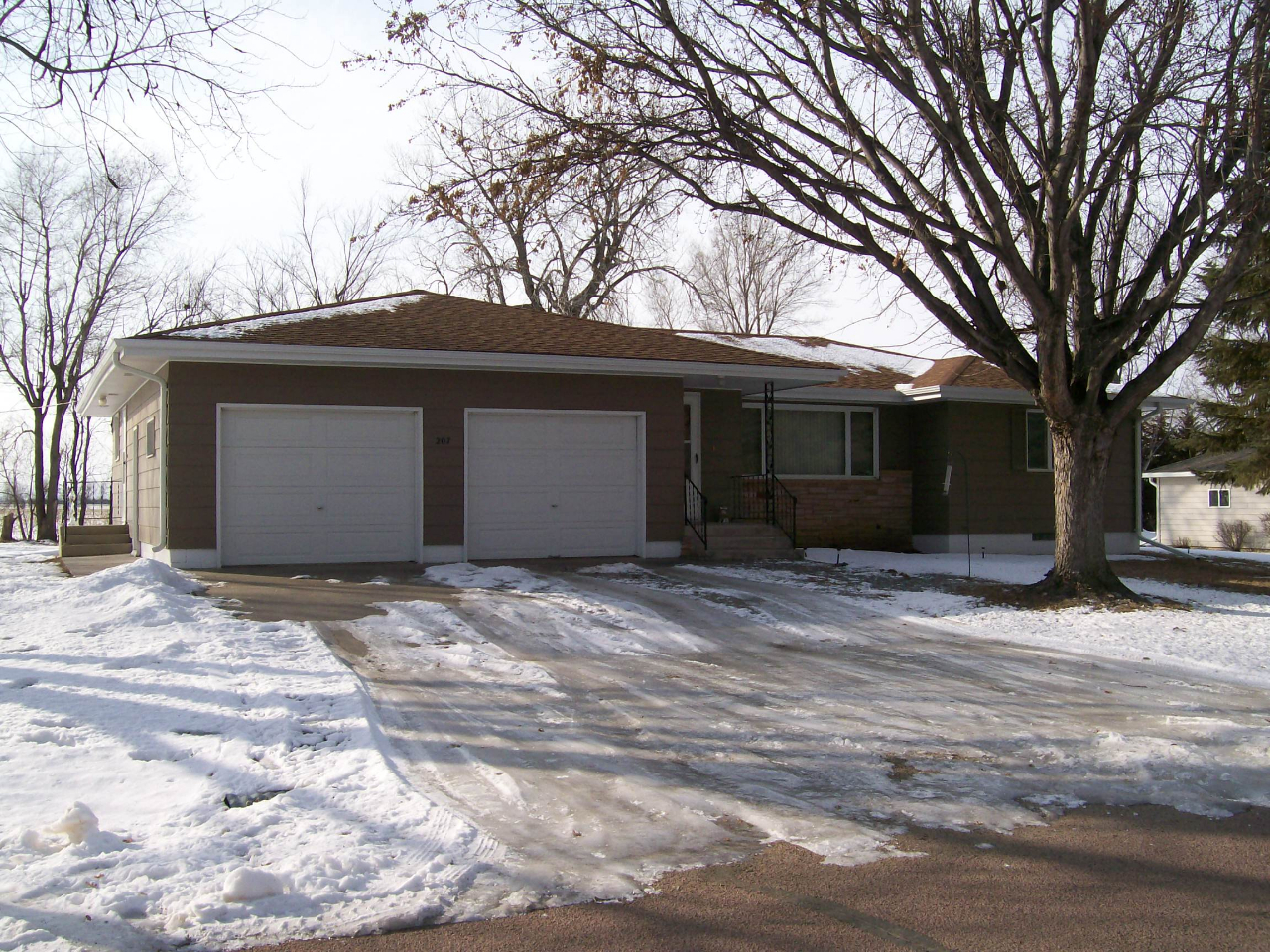 207 King St