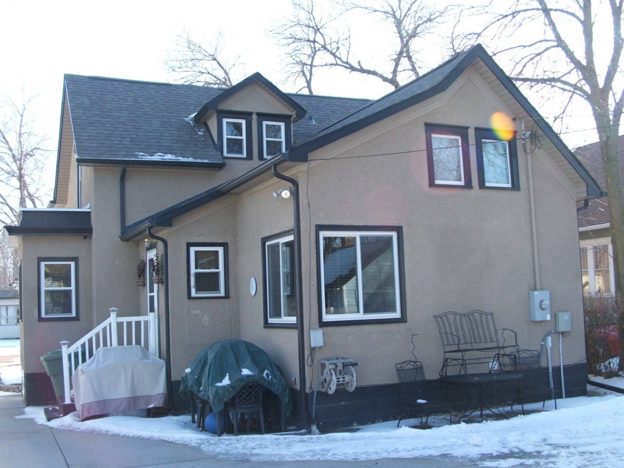 608 W 3rd
