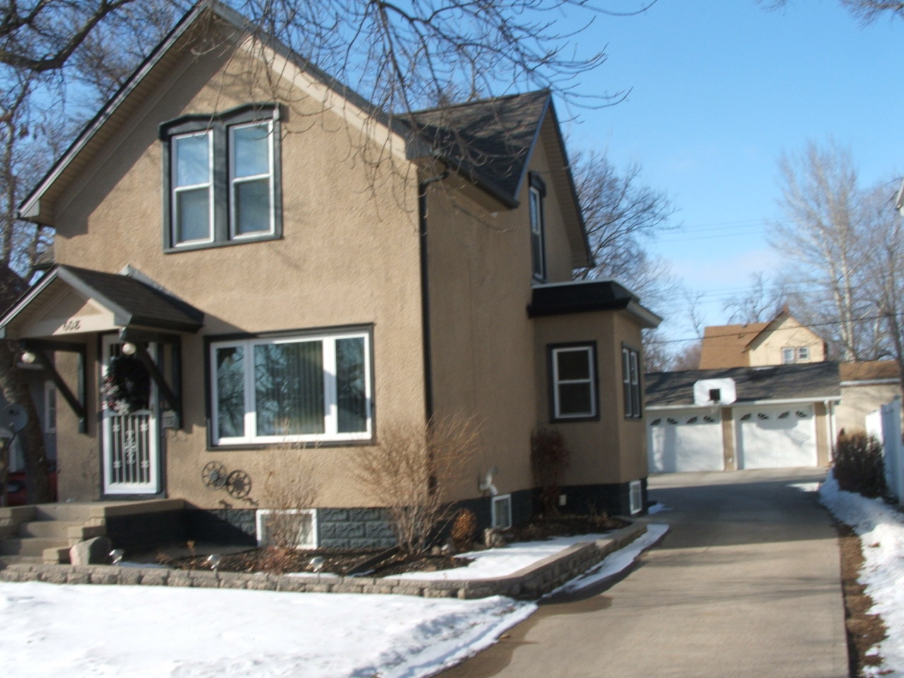 608 W 3rd