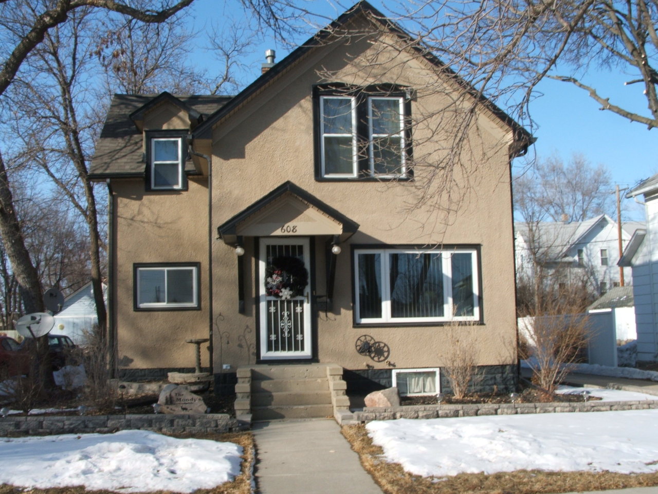 608 W 3rd