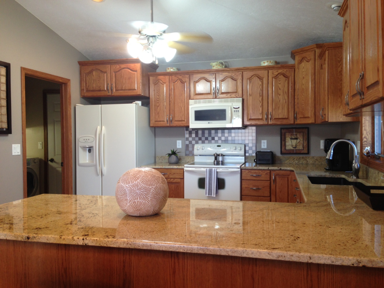 3016 Maui Dr