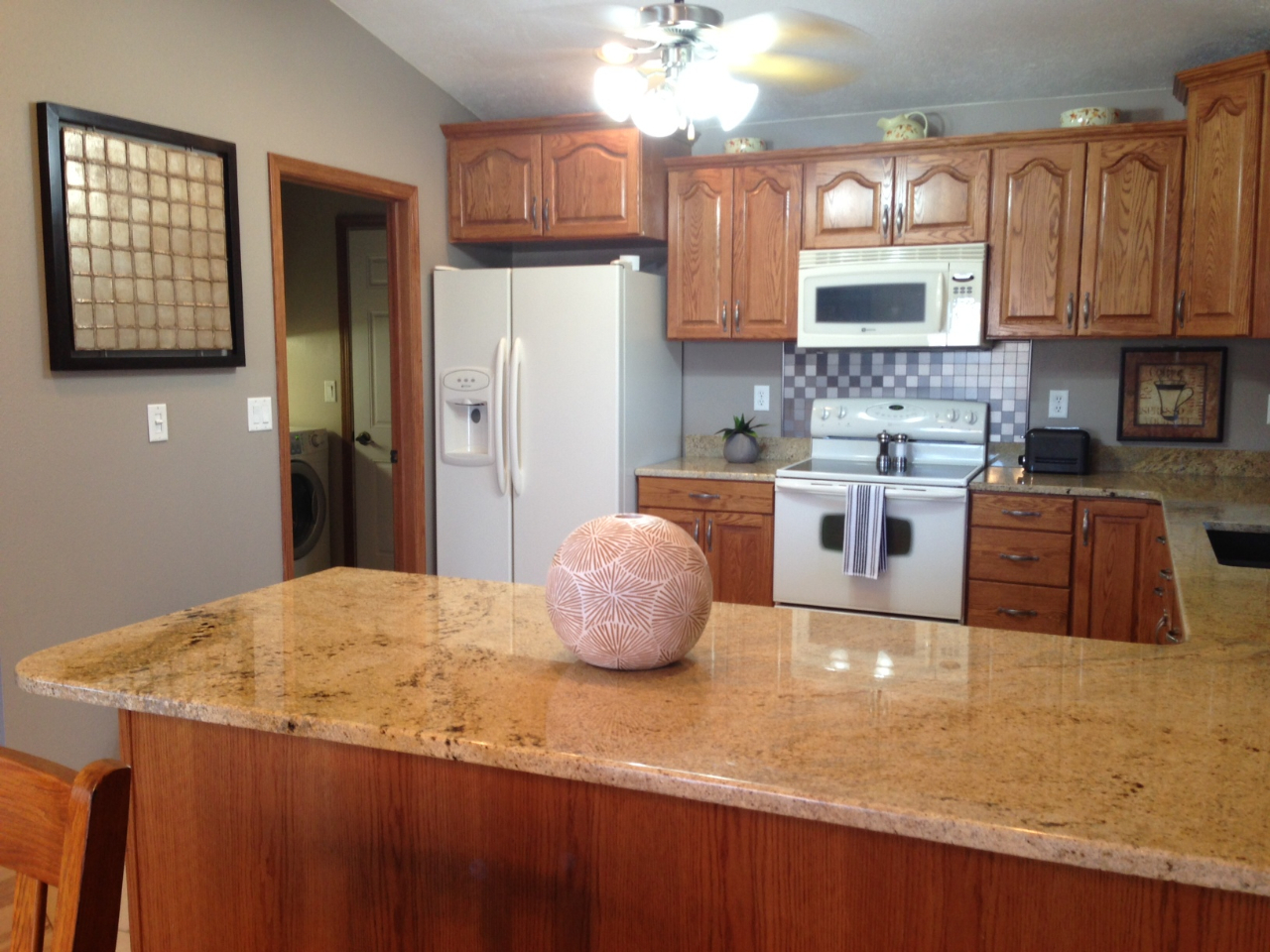 3016 Maui Dr