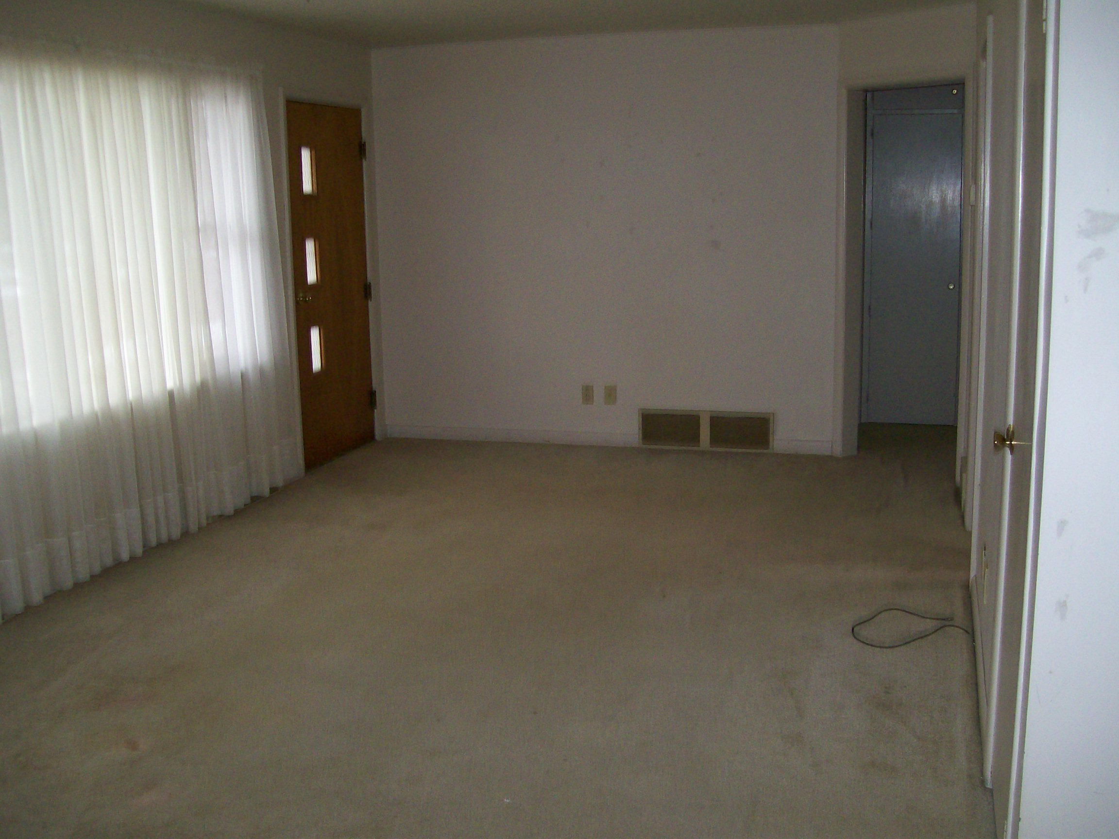 900 W 6th St