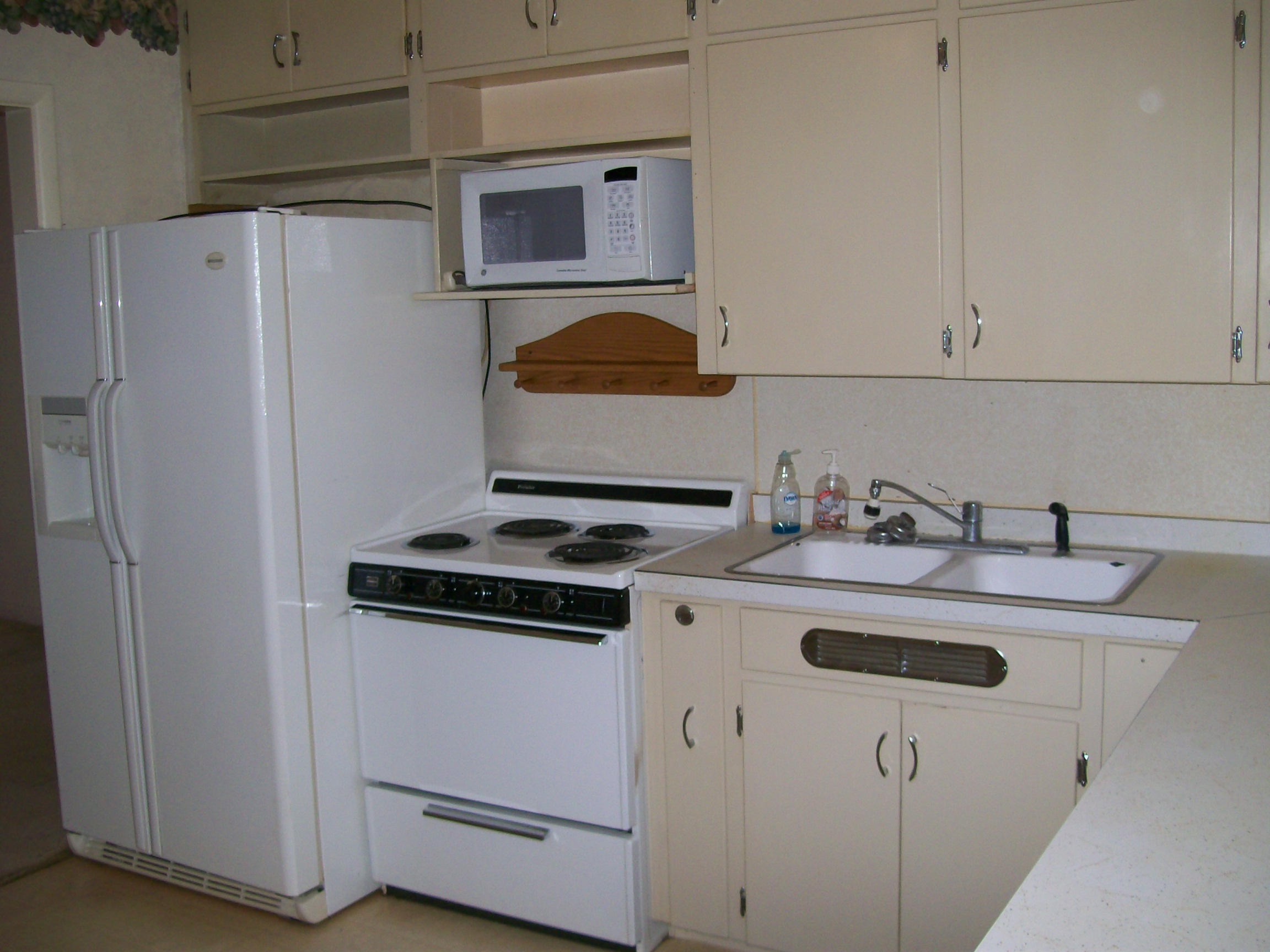 900 W 6th St