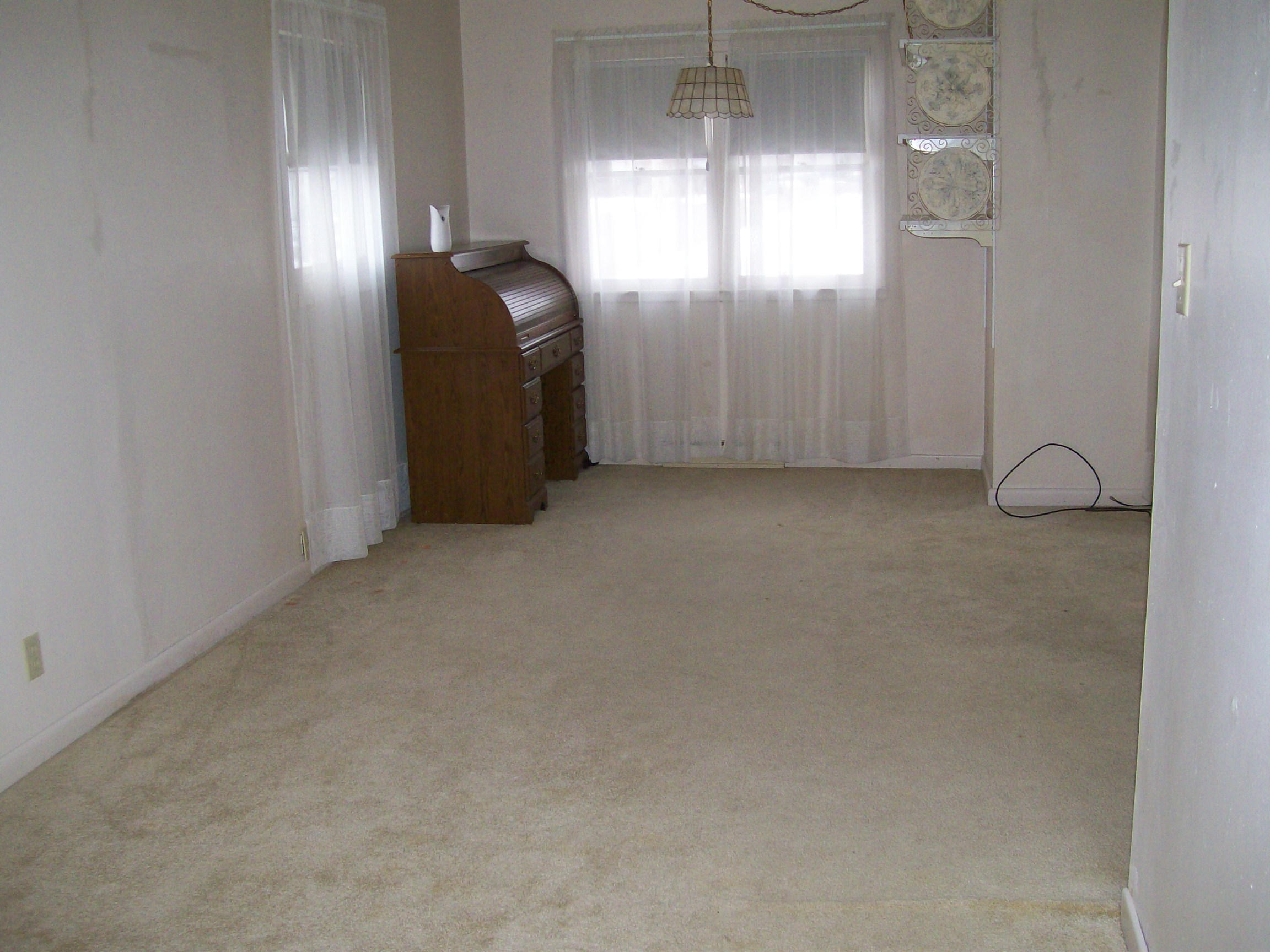 900 W 6th St