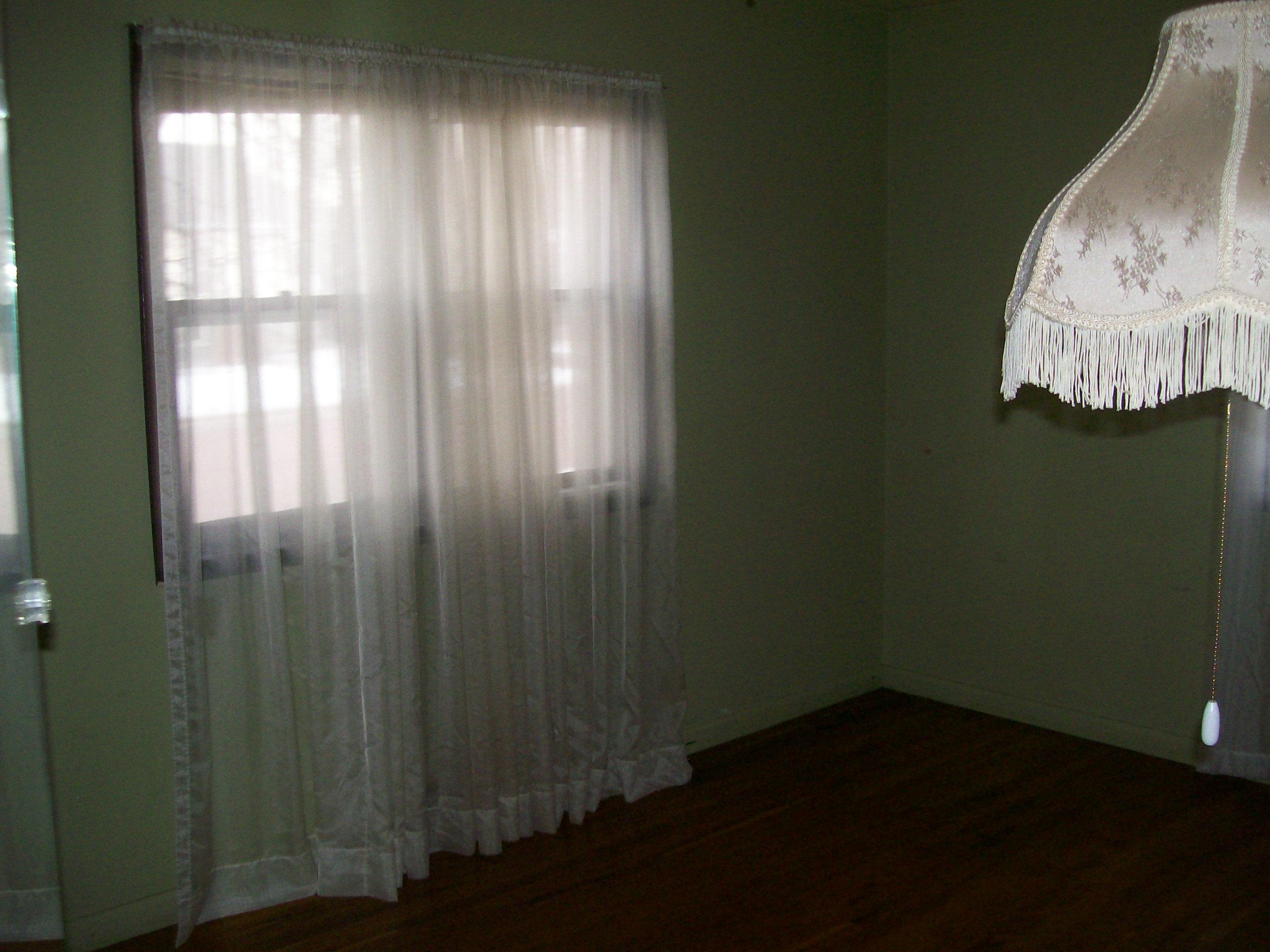 900 W 6th St