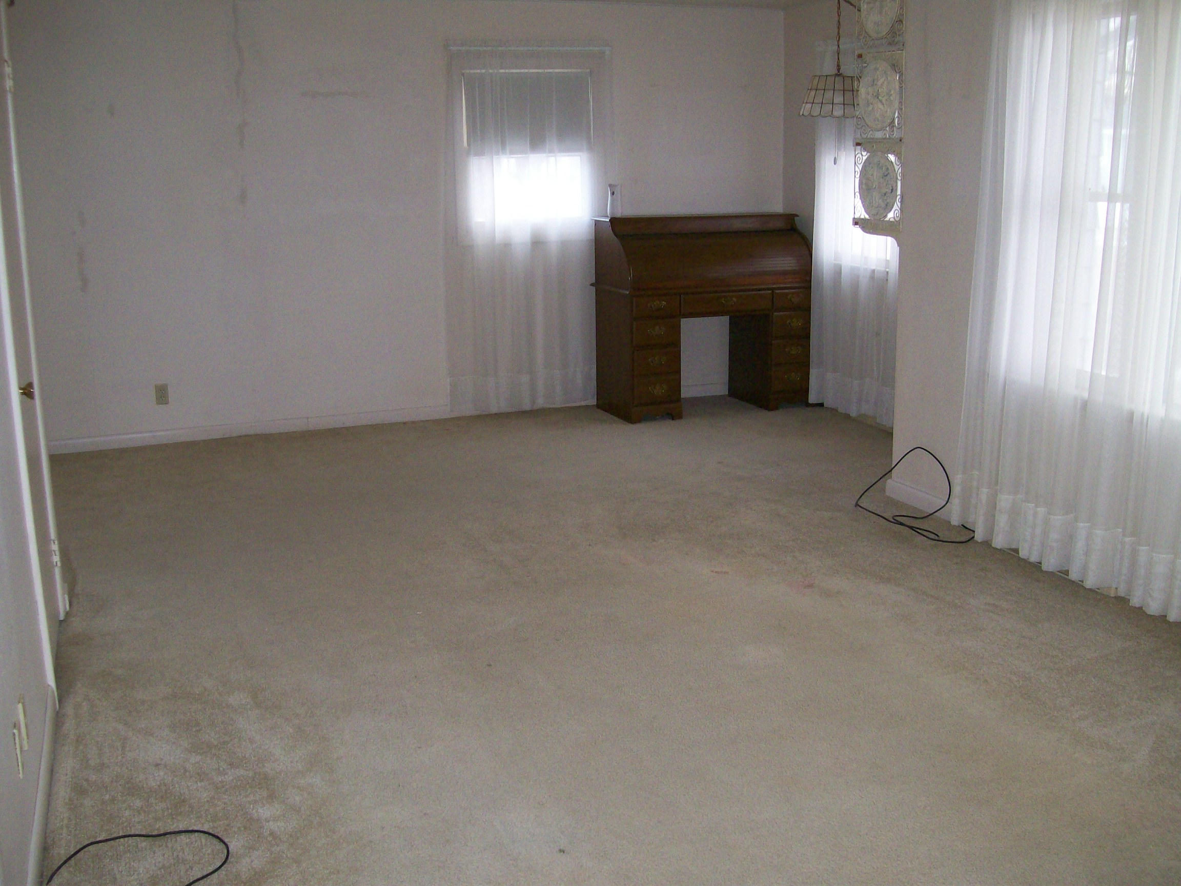 900 W 6th St