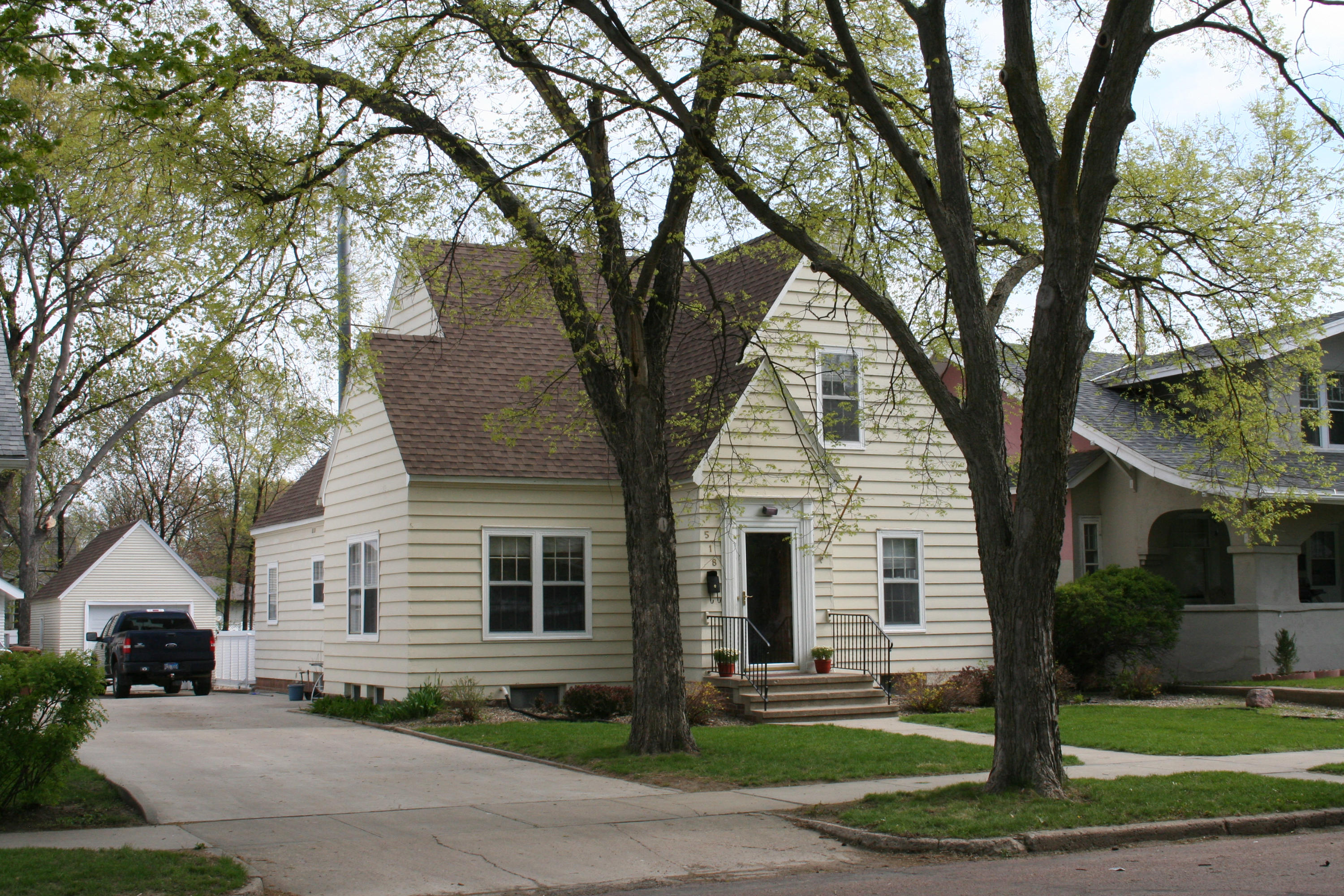518 W 5th