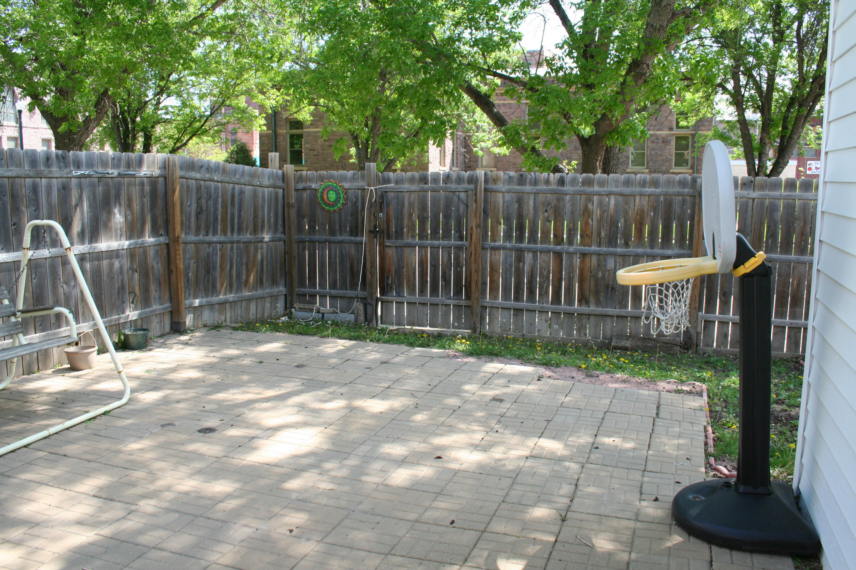 201 W 3rd Ave