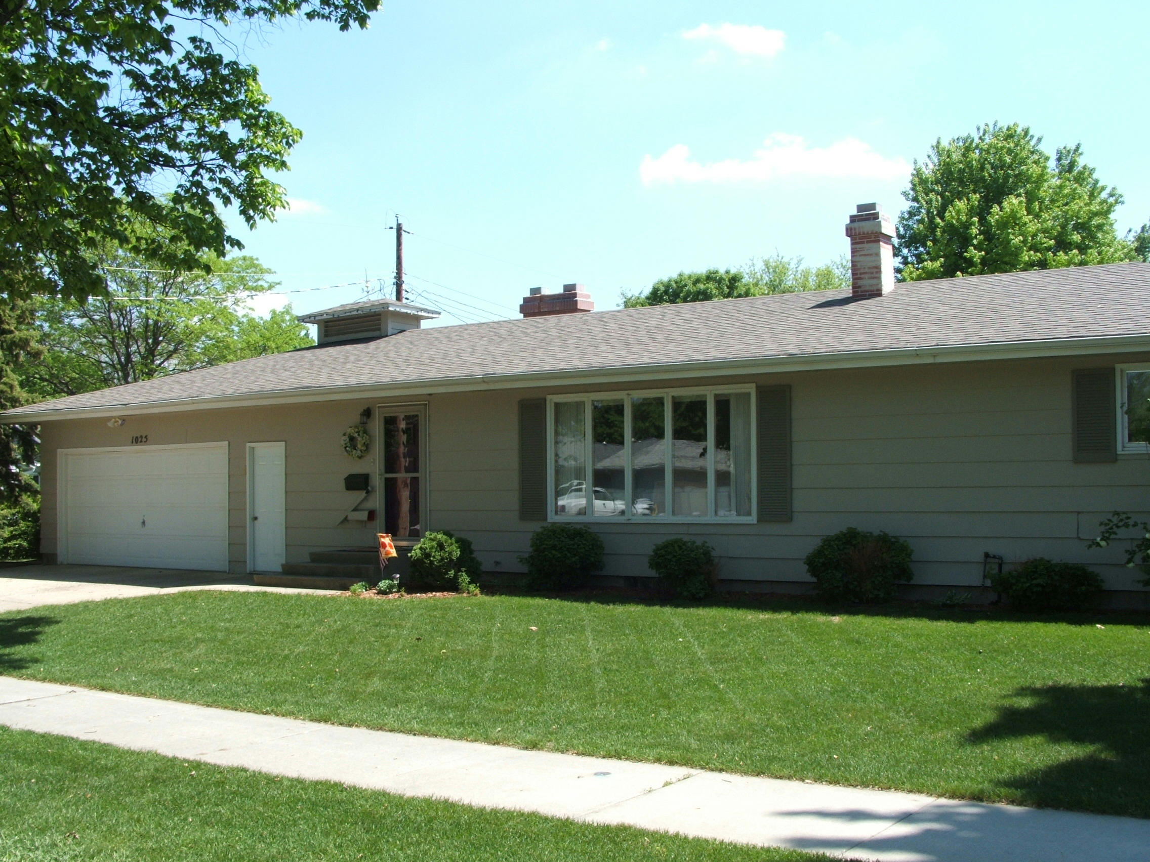 1025 W Cedar Ave