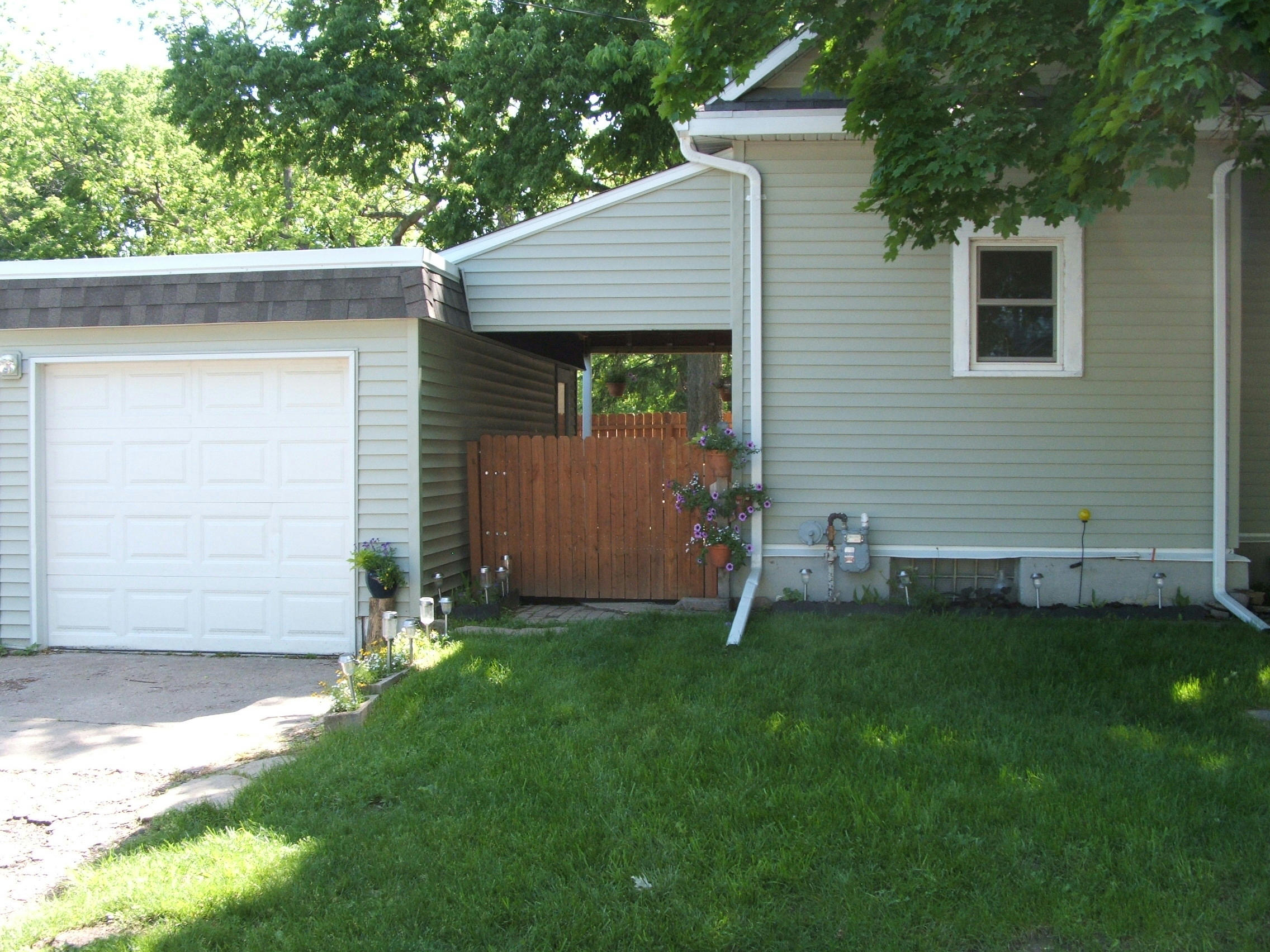 828 W 4th