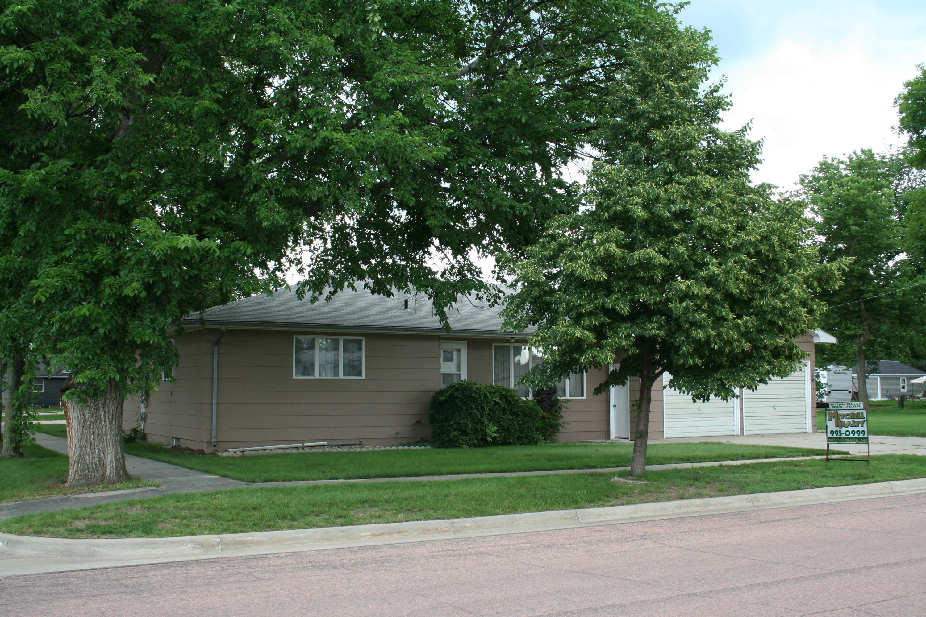 106 N Ben St