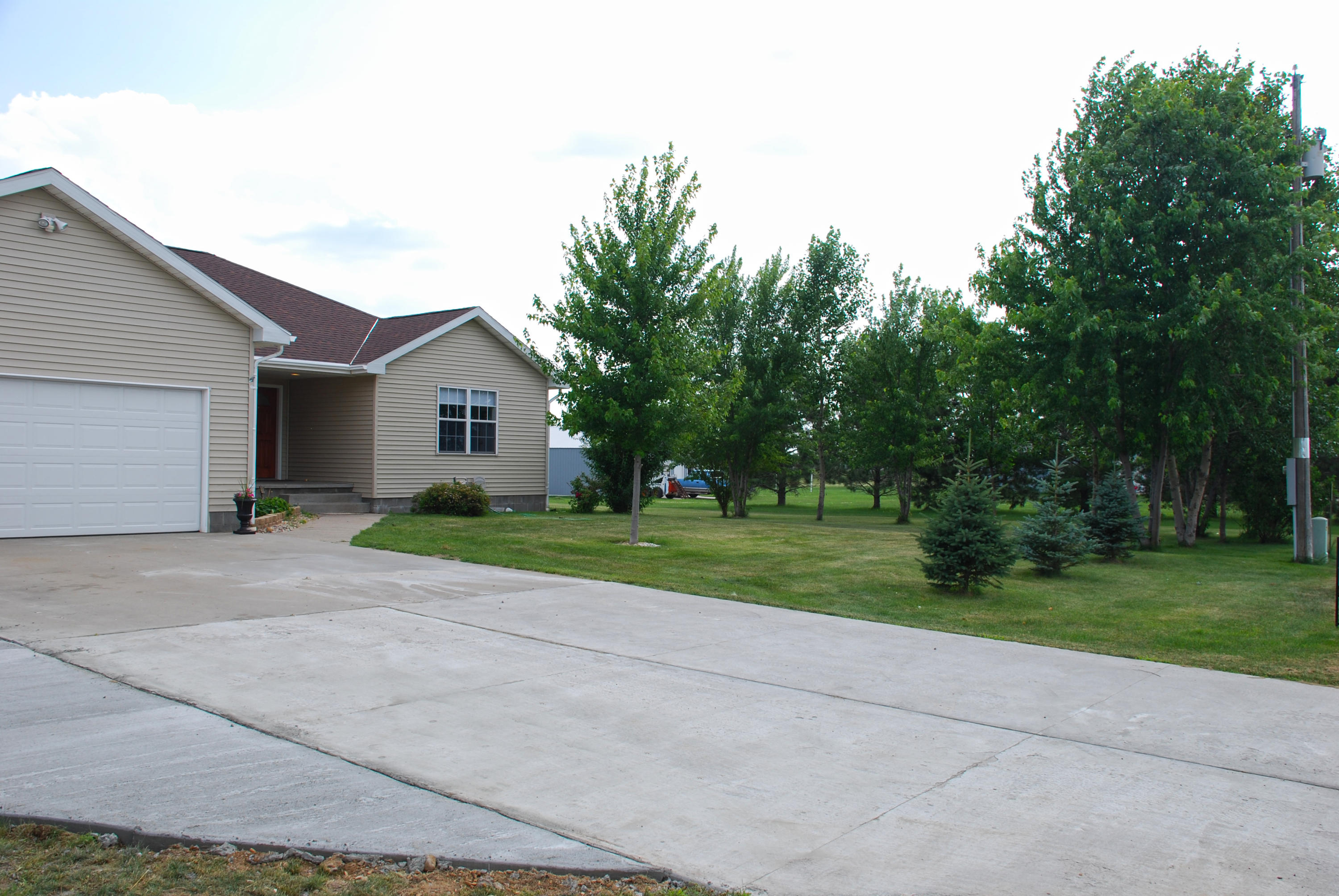 1041 Carl Rd