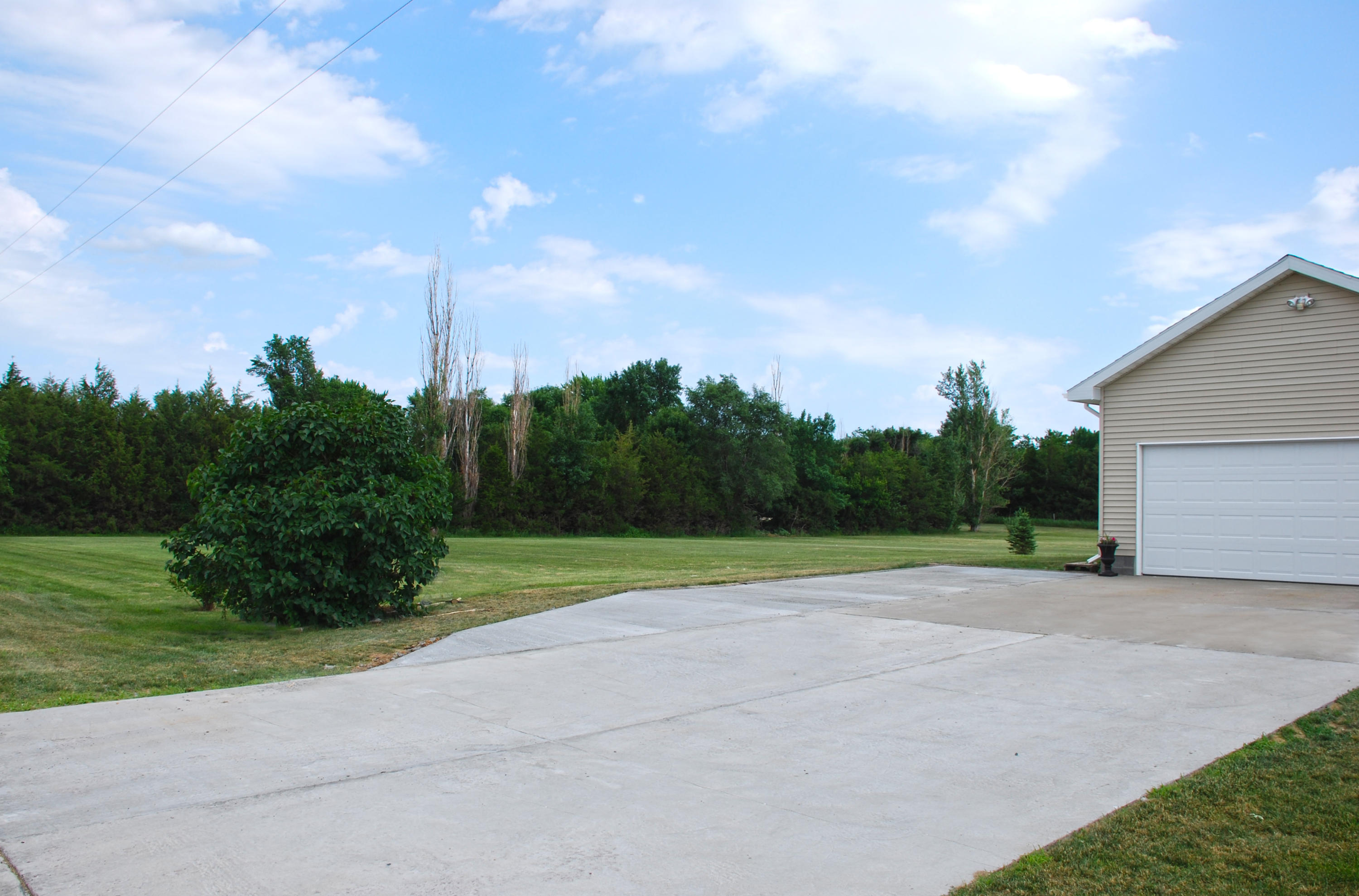 1041 Carl Rd
