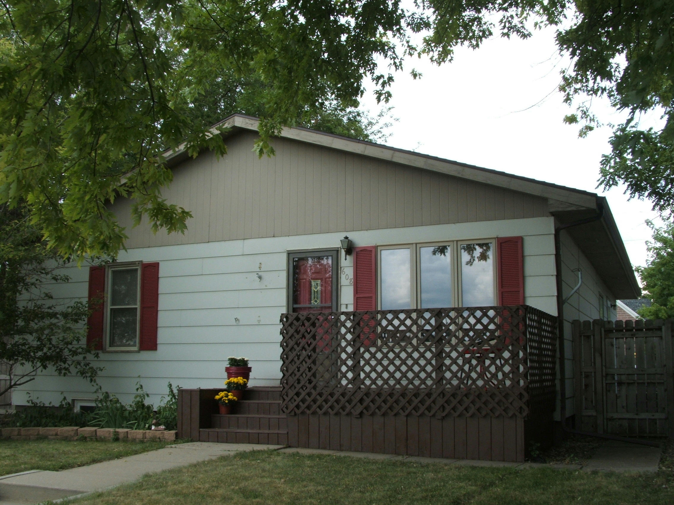608 E Ash Ave