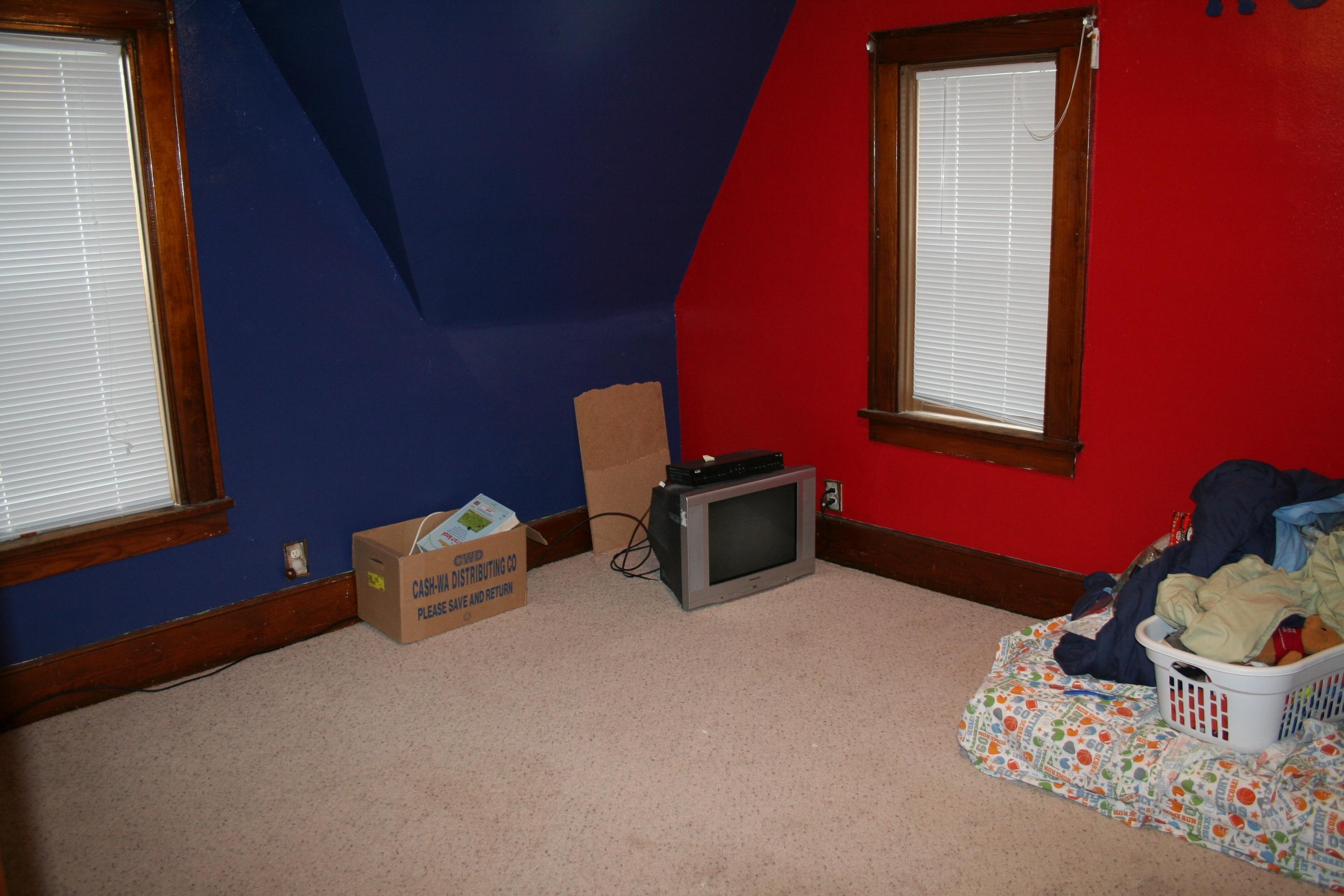 1006 S Rowley