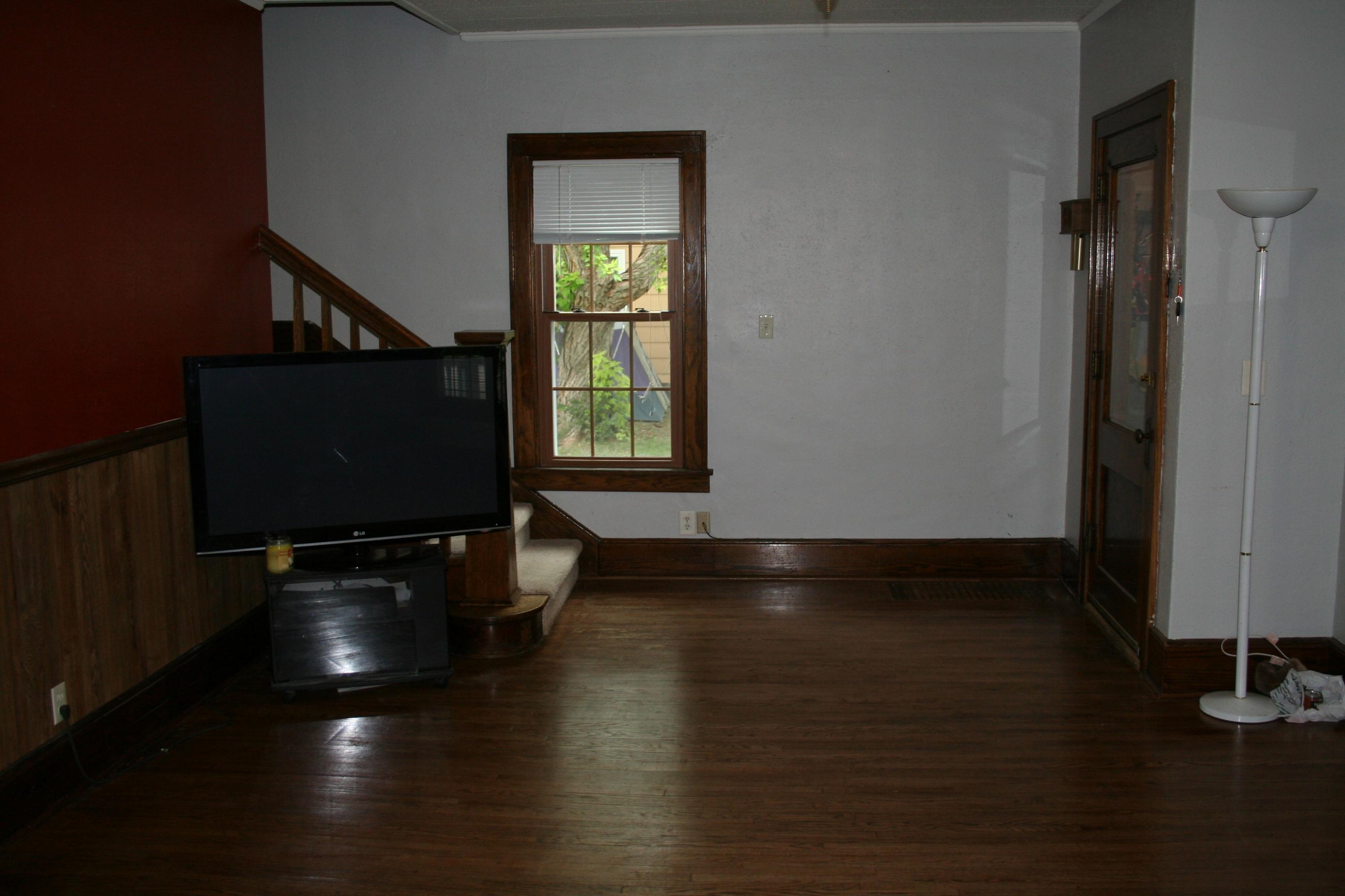 1006 S Rowley