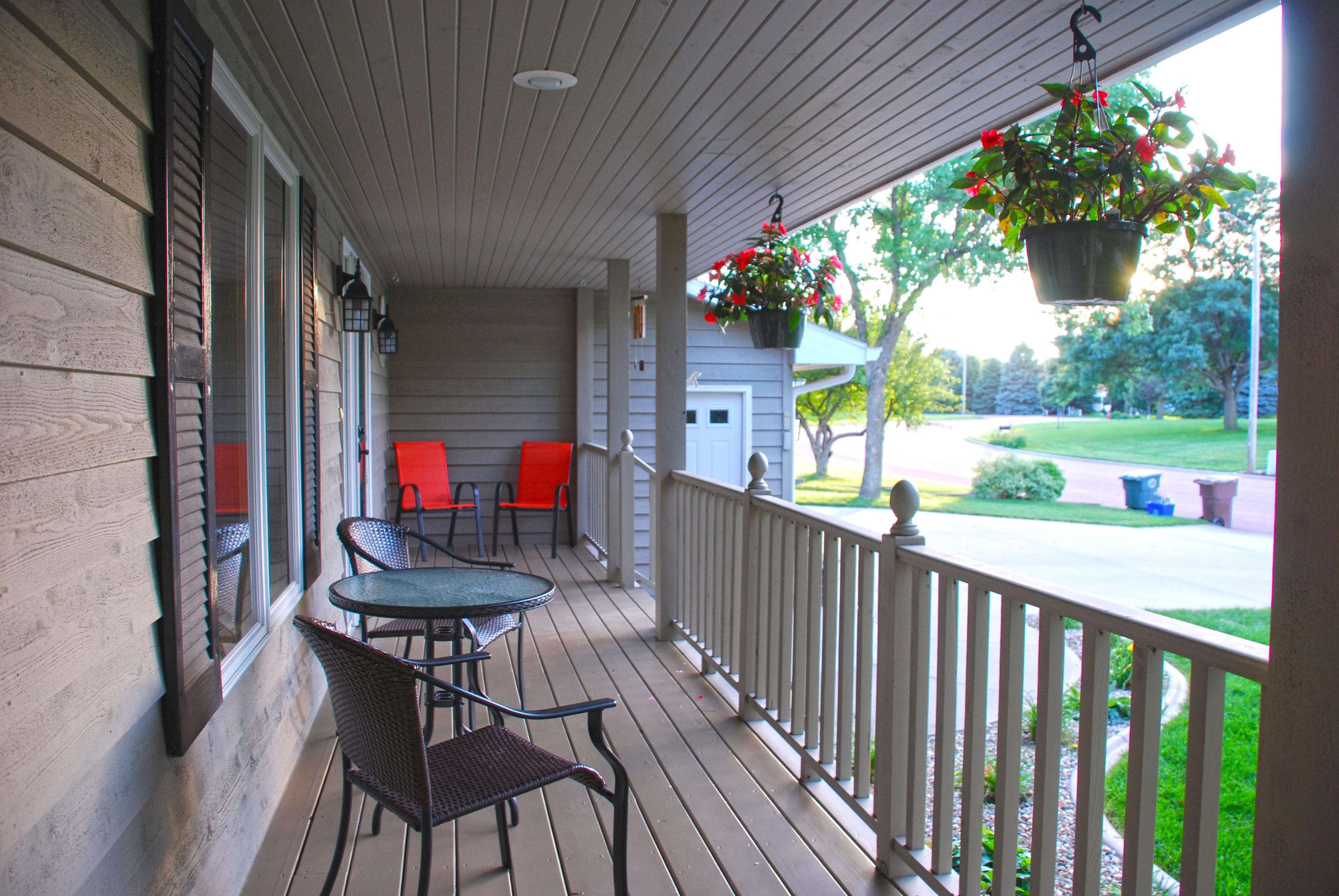 1055 Chalkstone Dr