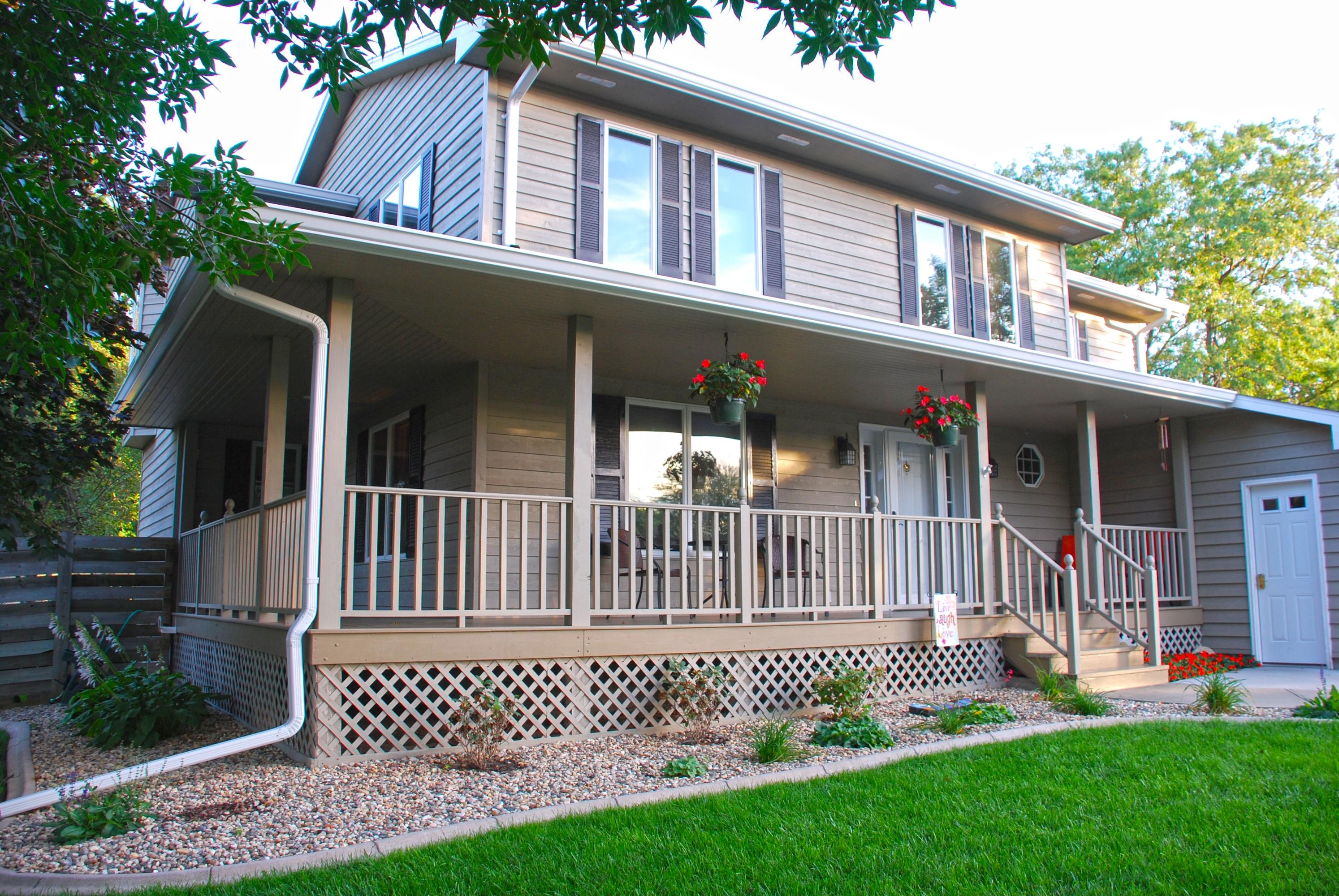 1055 Chalkstone Dr