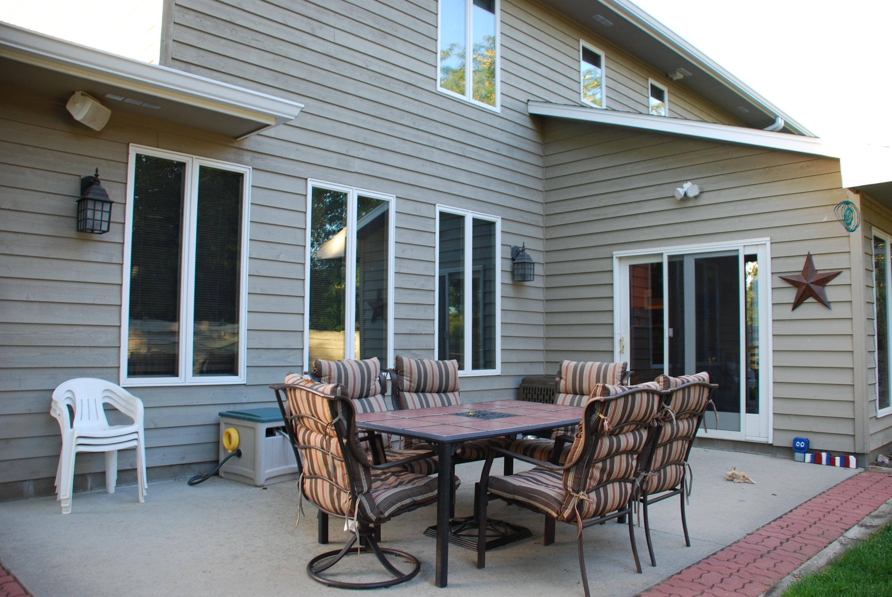 1055 Chalkstone Dr
