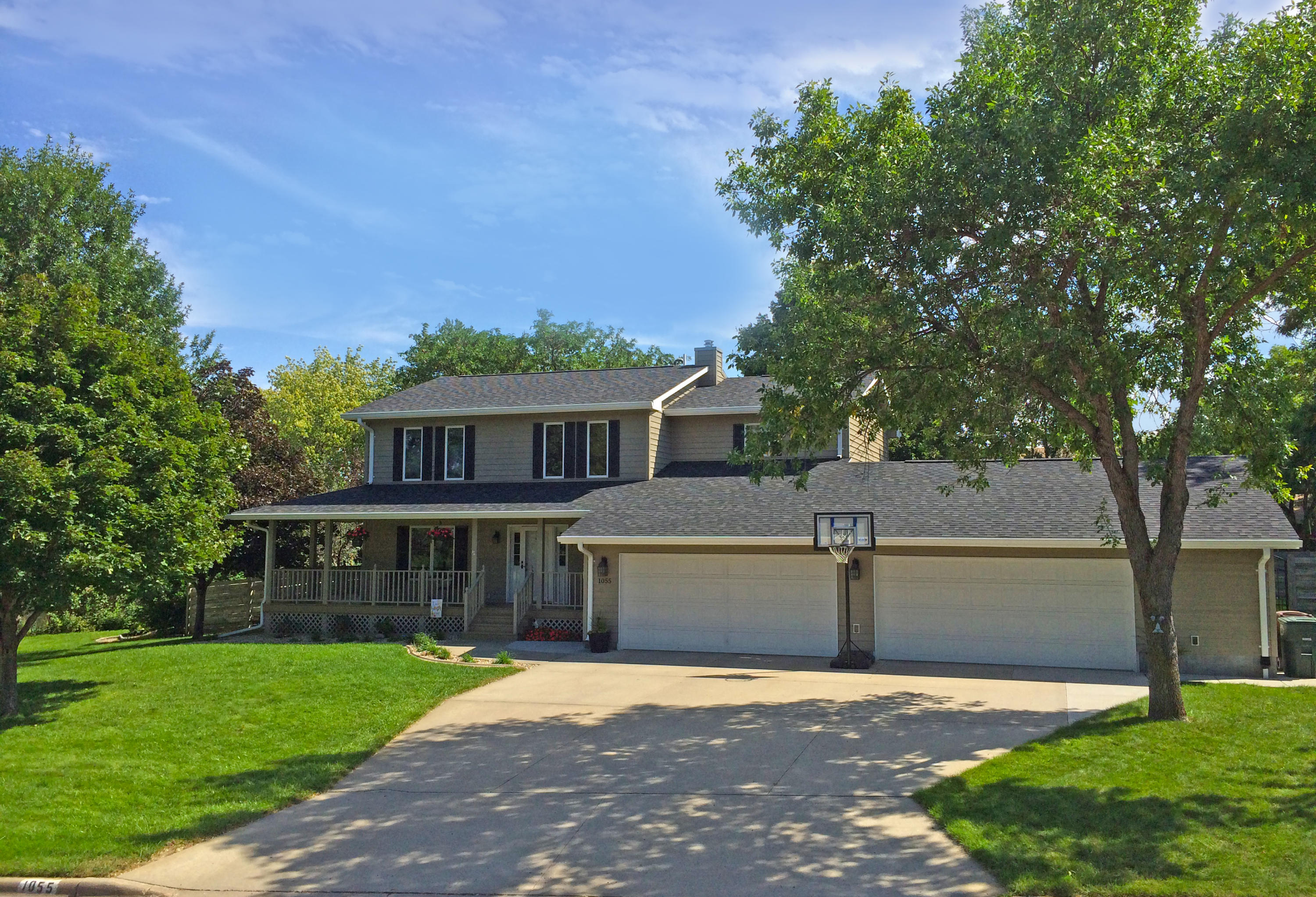 1055 Chalkstone Dr