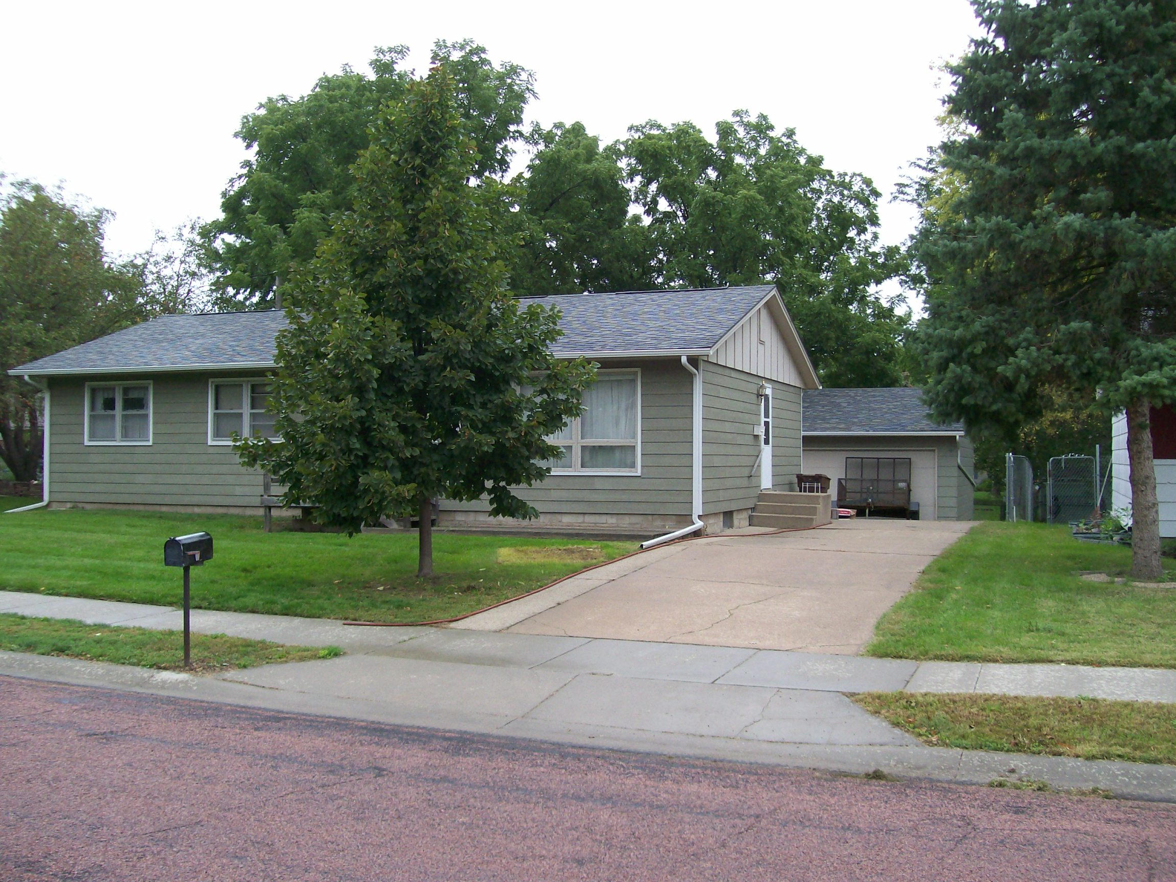 416 E 14th Ave