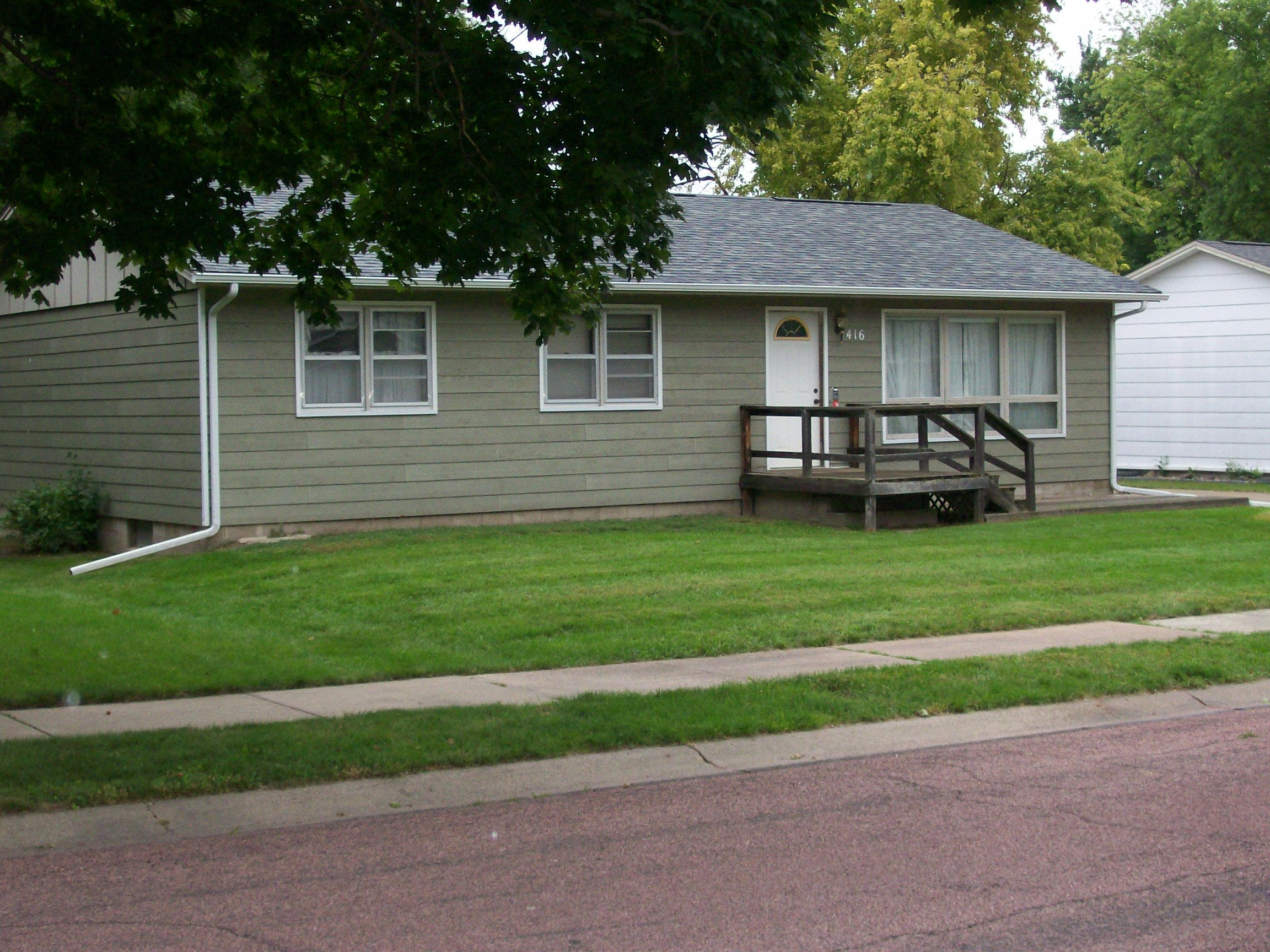 416 E 14th Ave