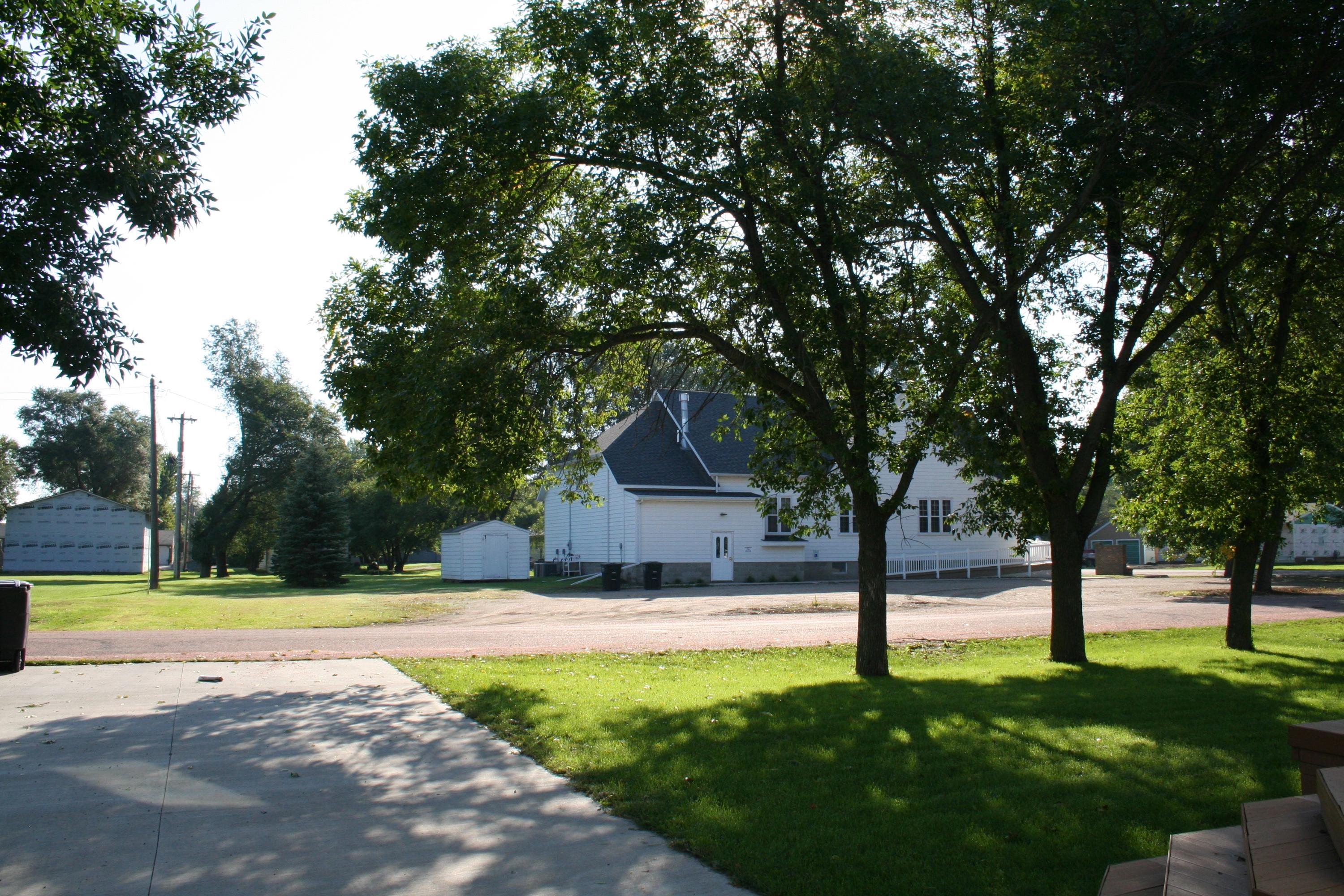 407 N Lindman