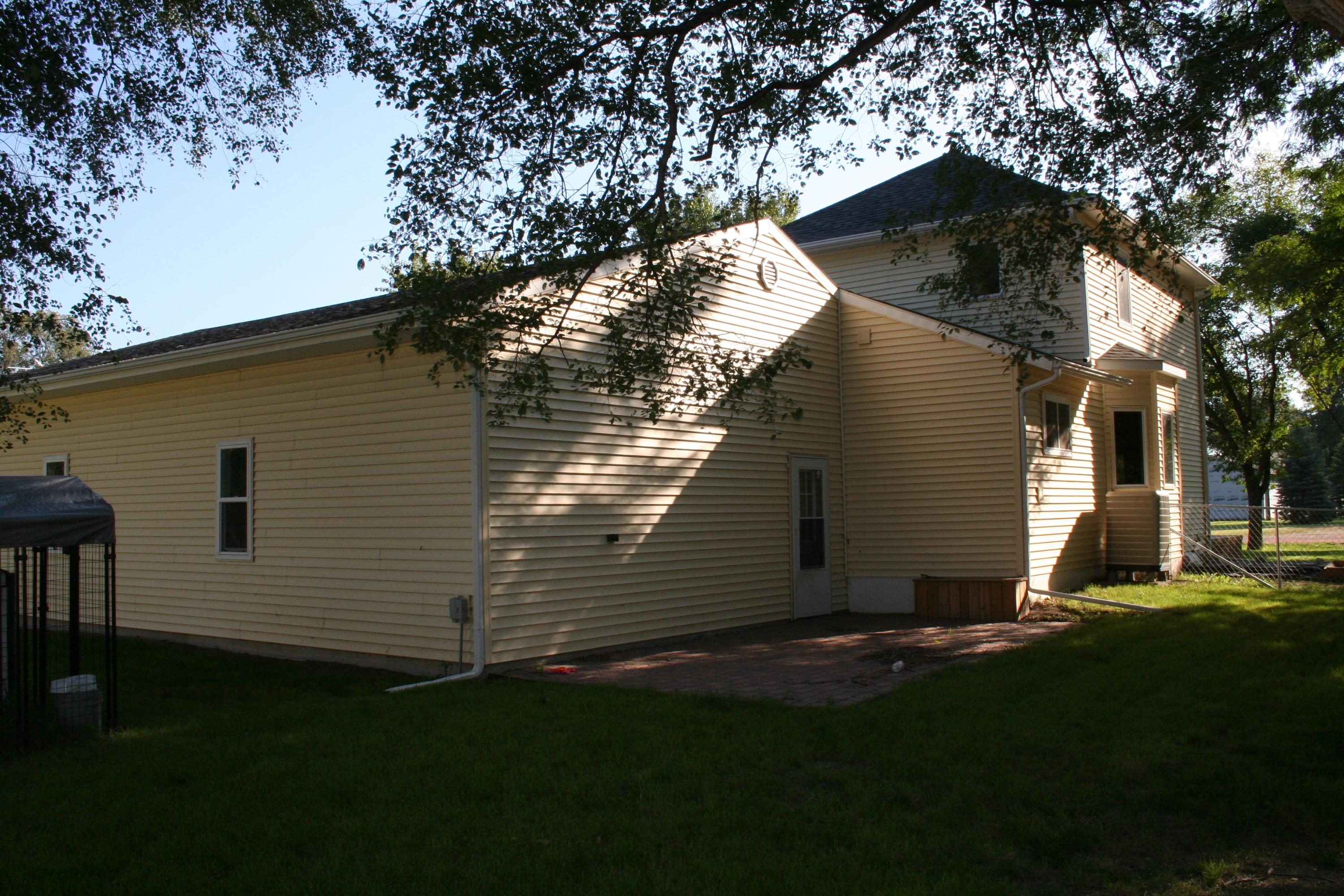 407 N Lindman