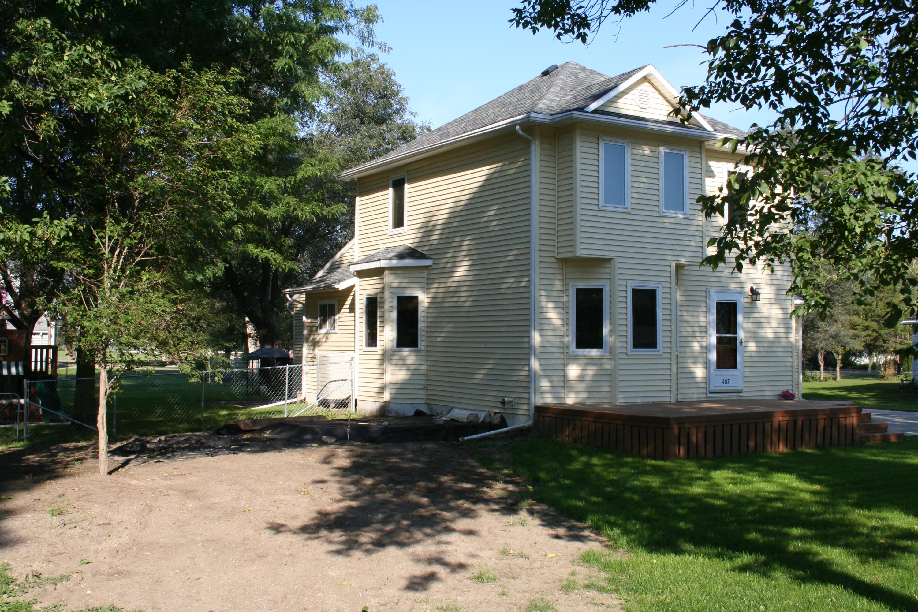 407 N Lindman