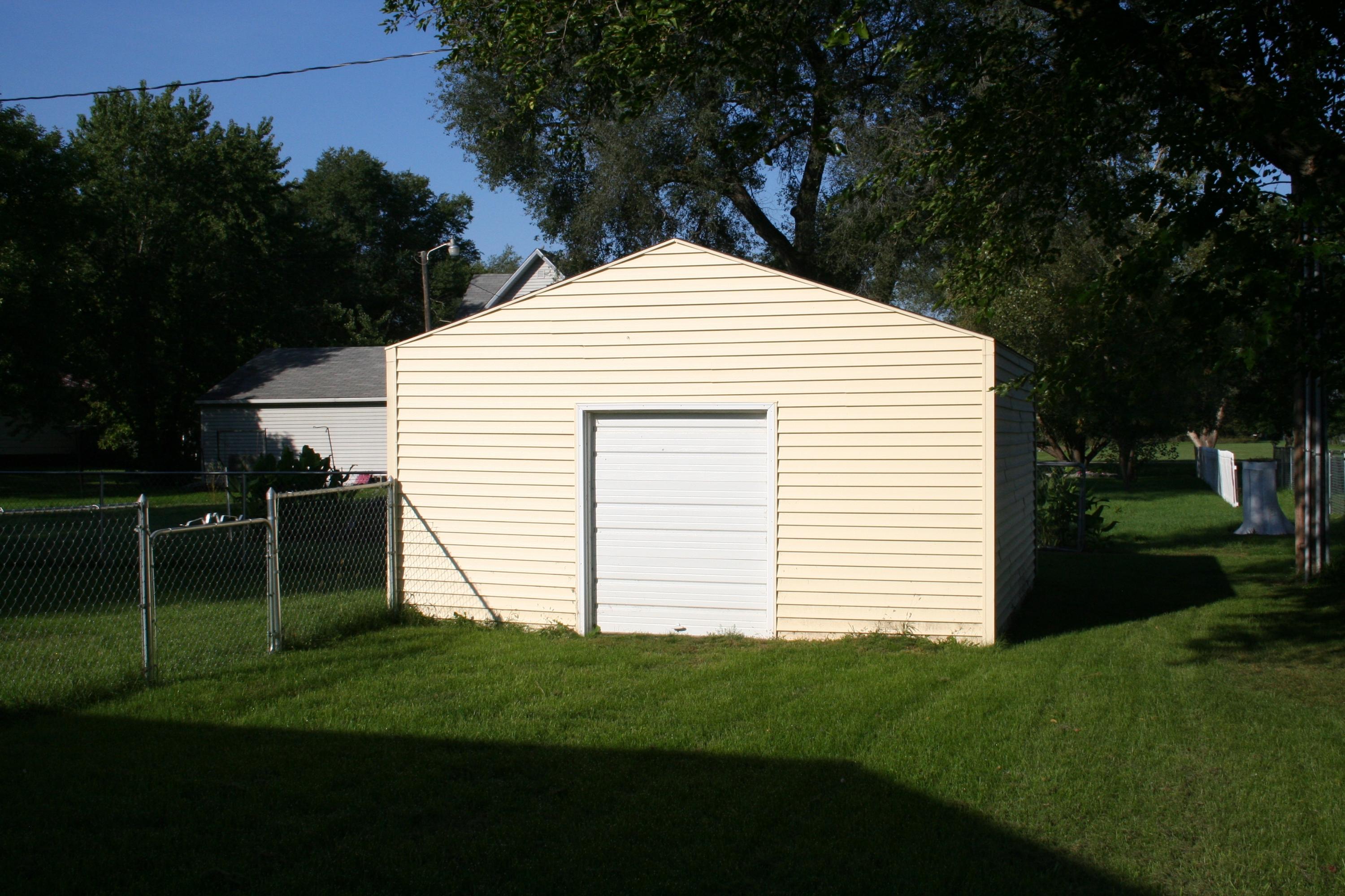 407 N Lindman