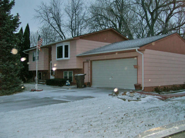 1513 E Hanson