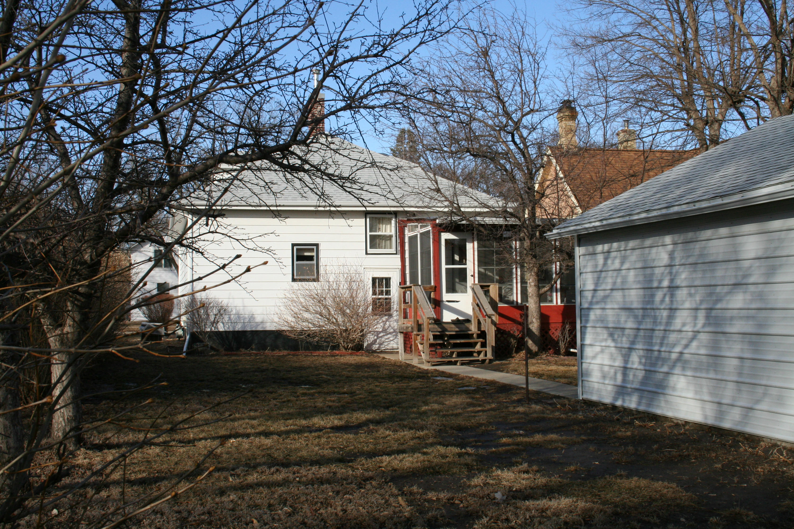 605 W 3rd Ave