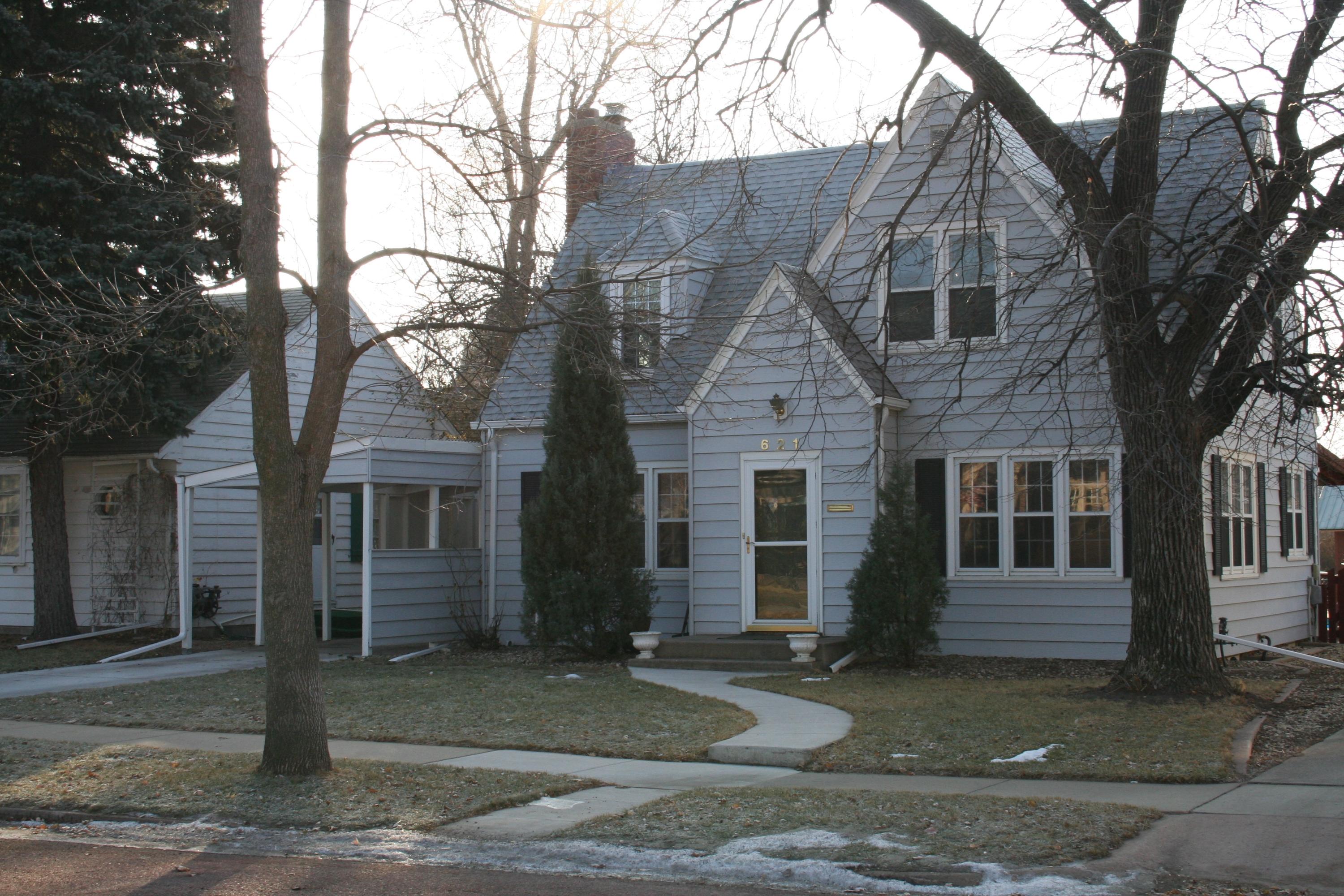 621 E 5th Ave