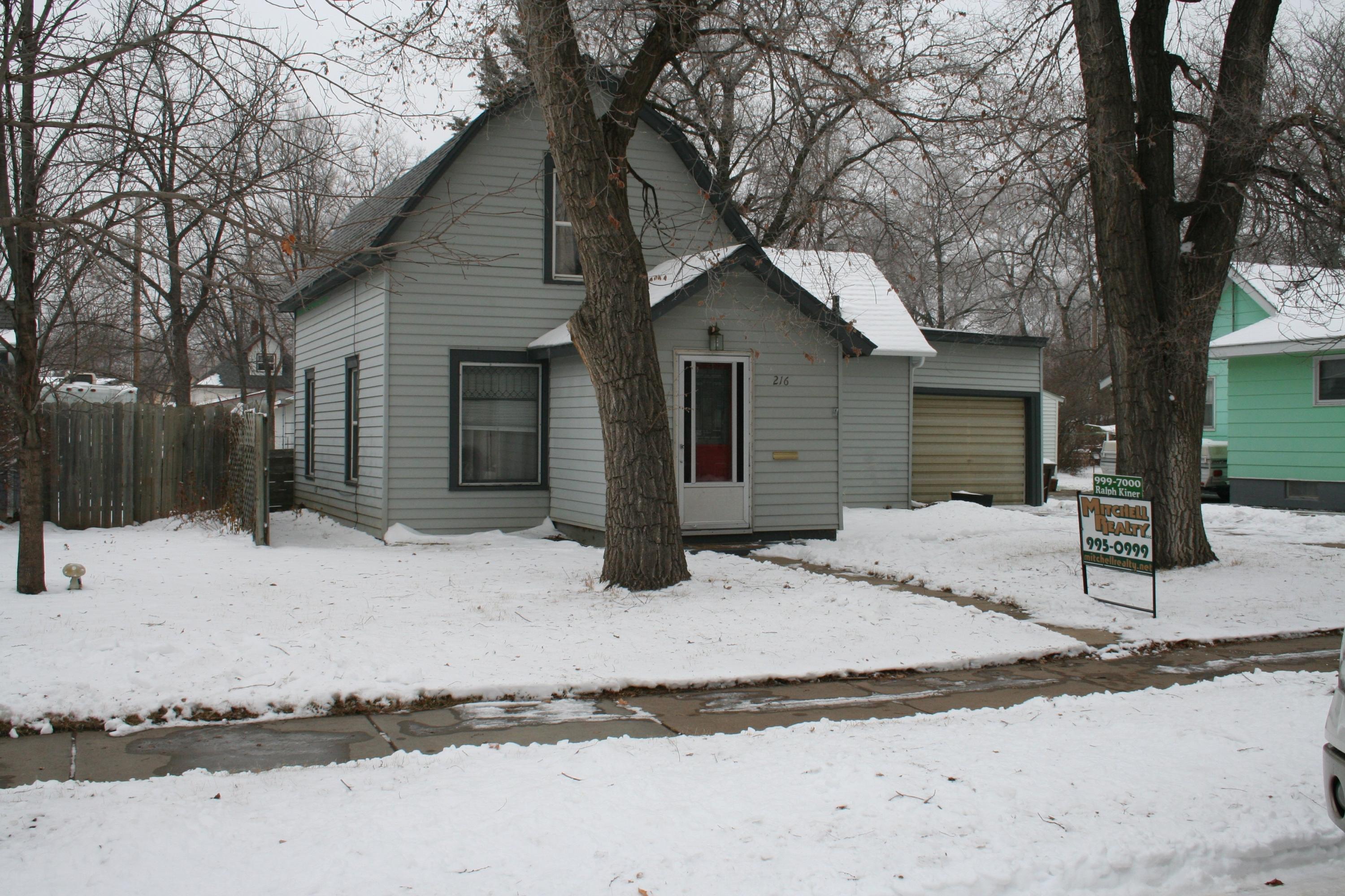 216 W 10th Ave