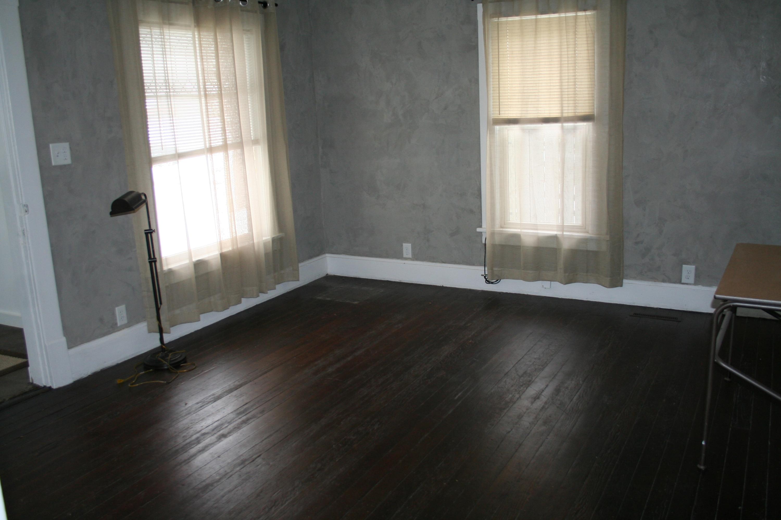 216 W 10th Ave