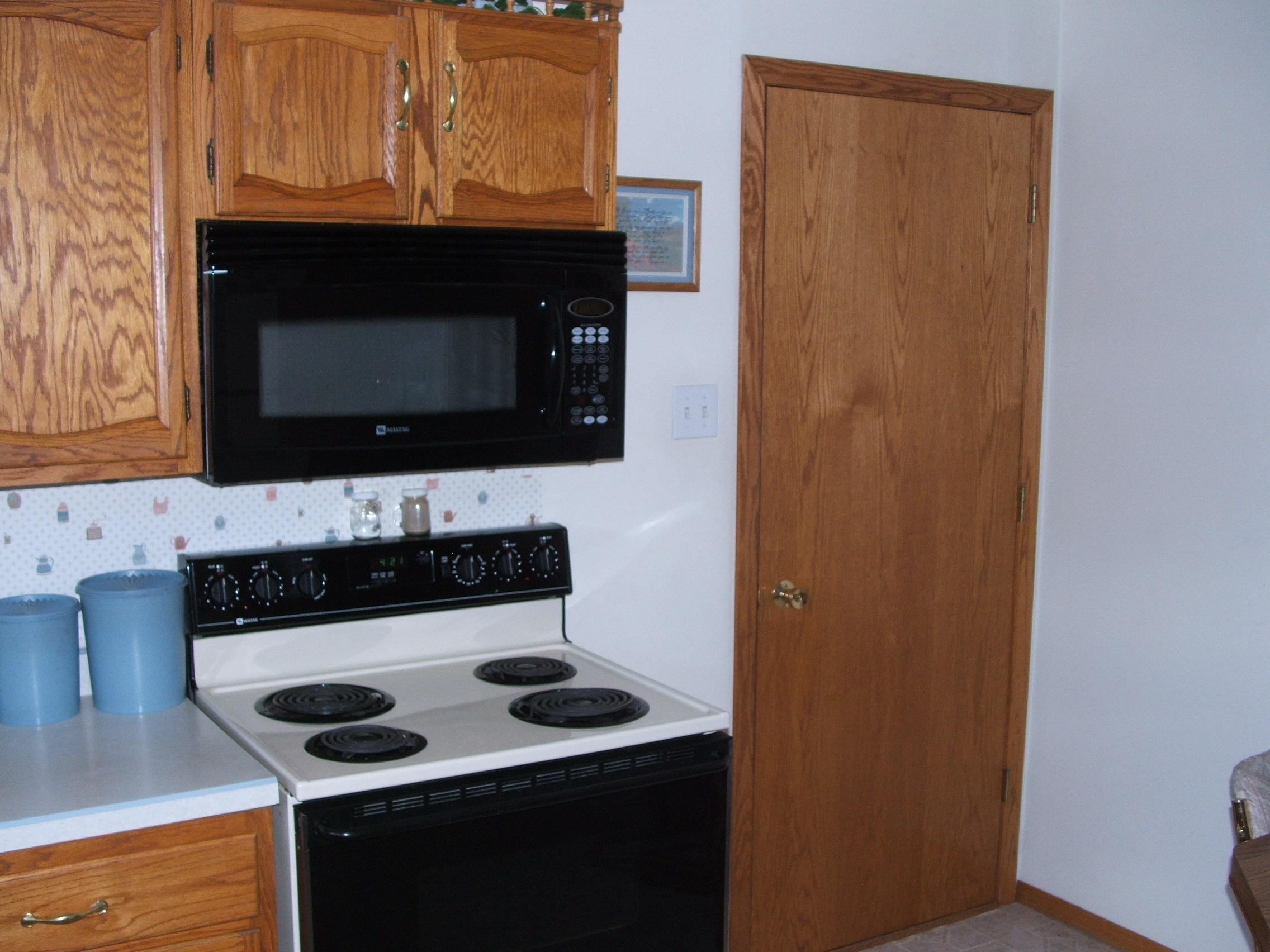 1301 N Rowley