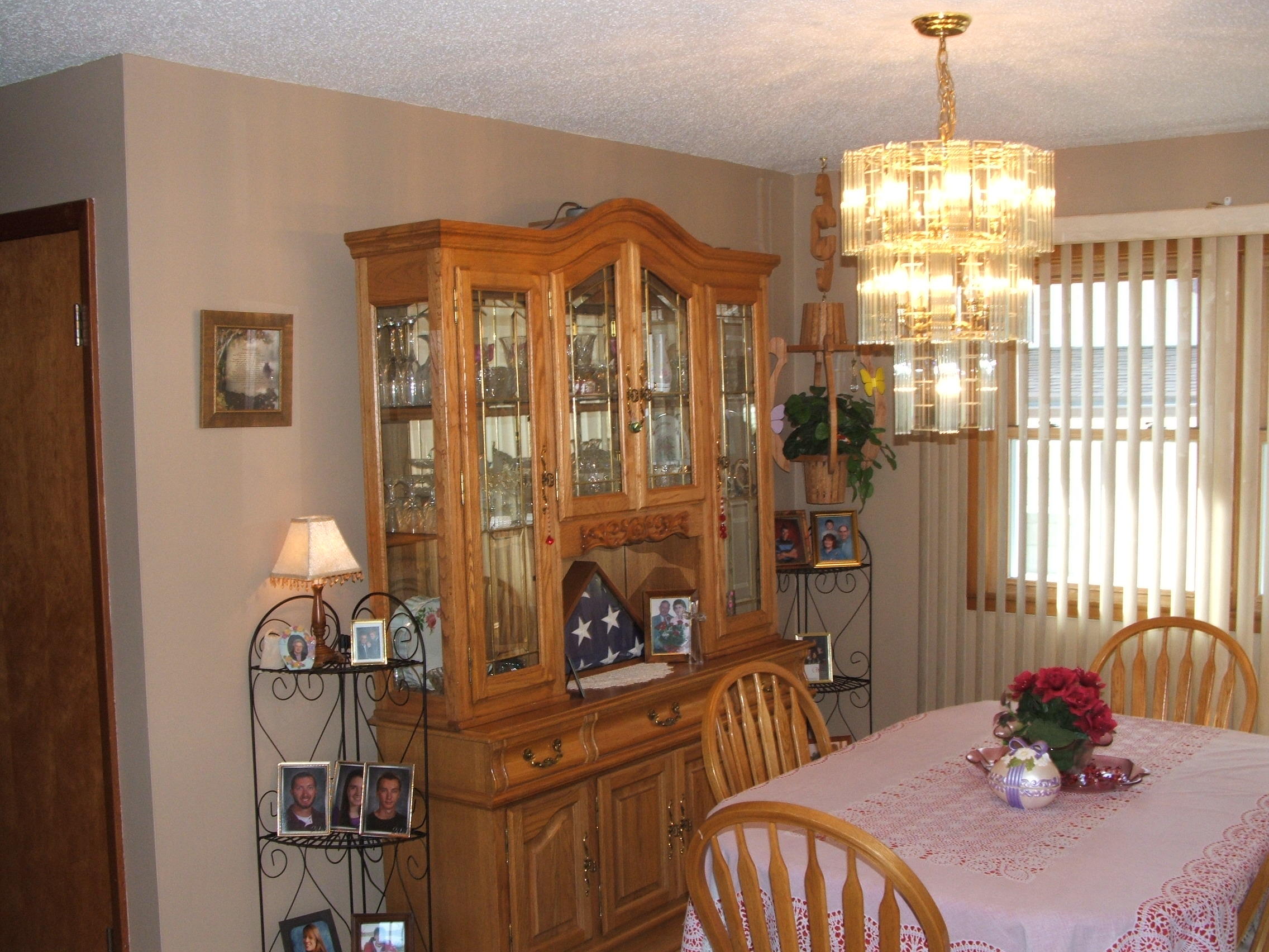 1301 N Rowley
