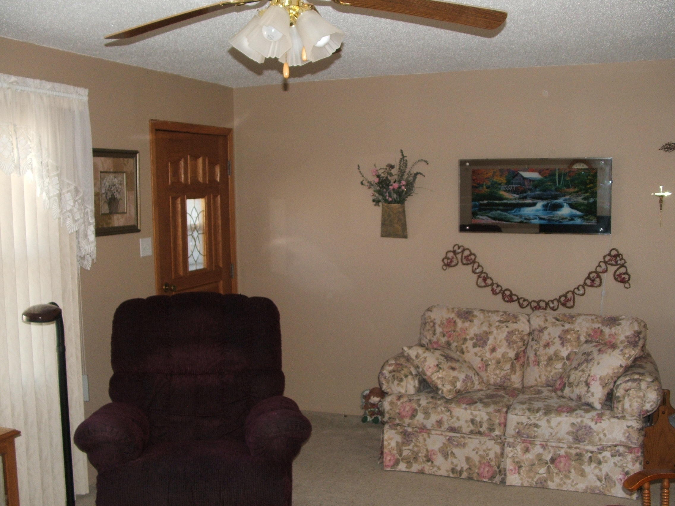 1301 N Rowley