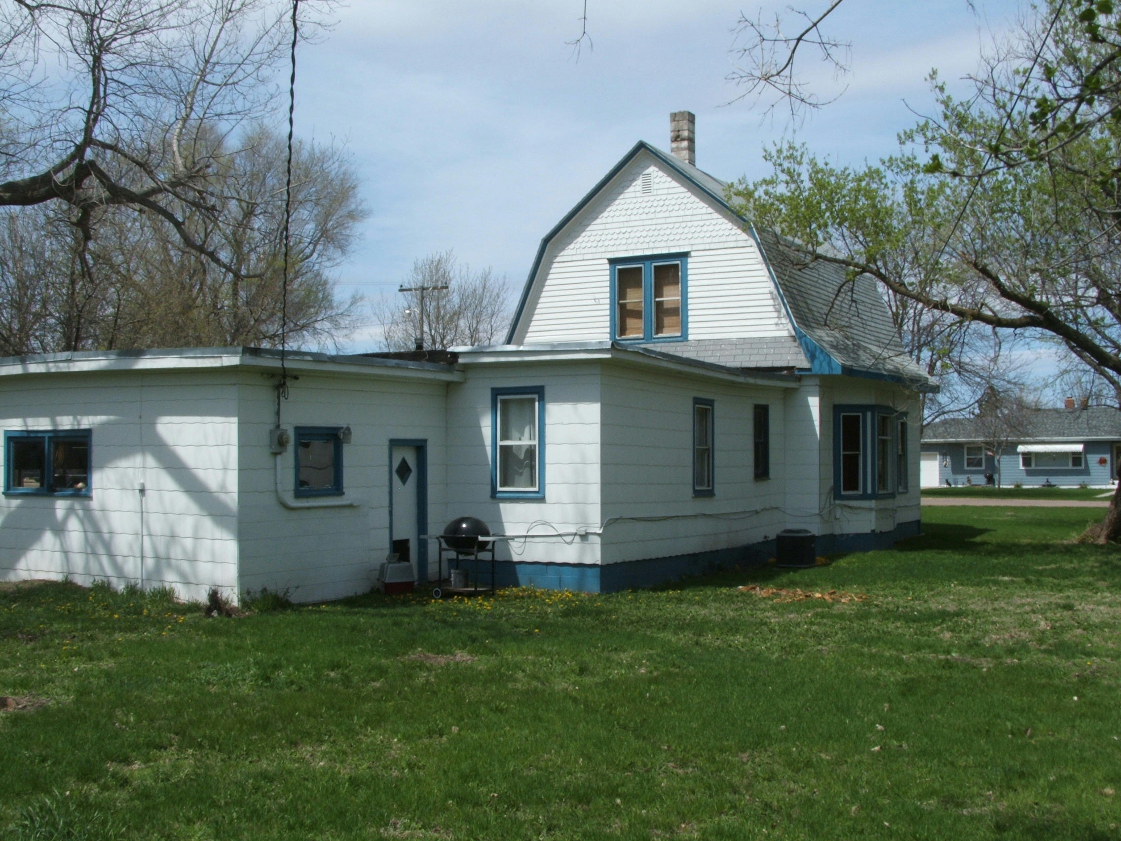 108 N Pearl