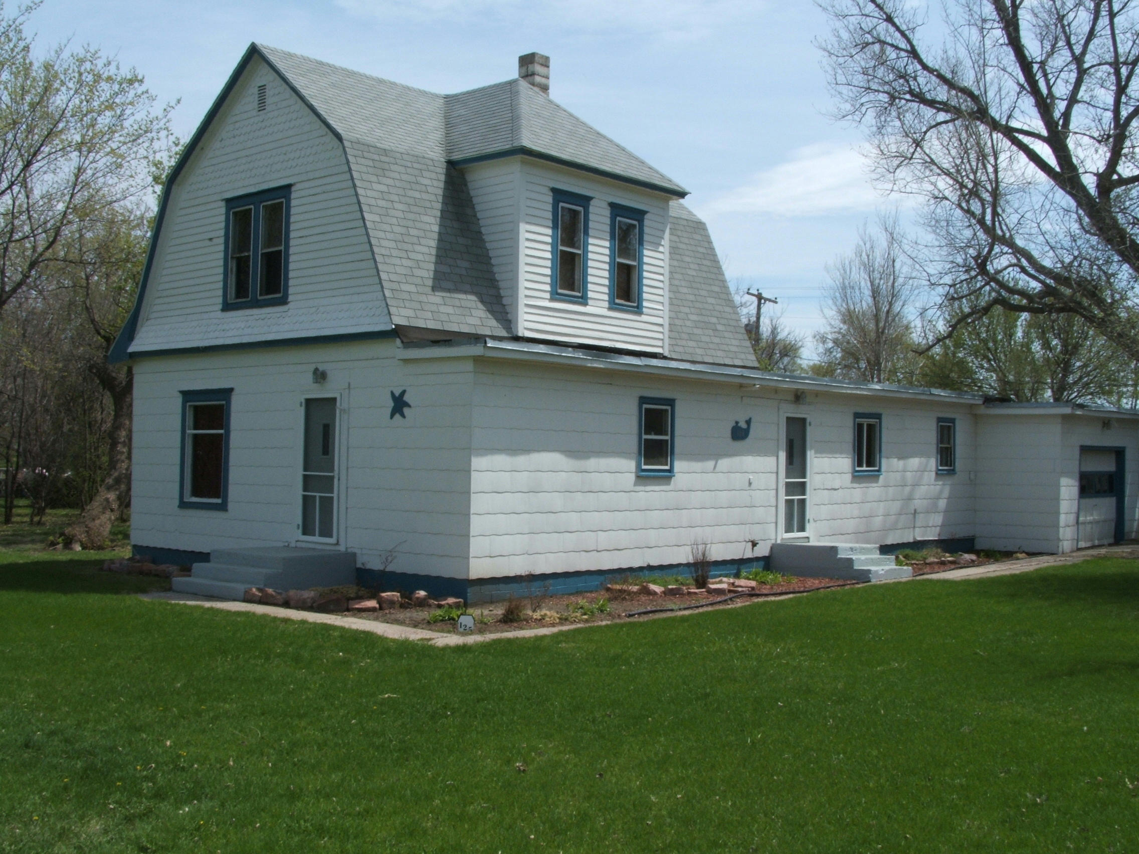 108 N Pearl