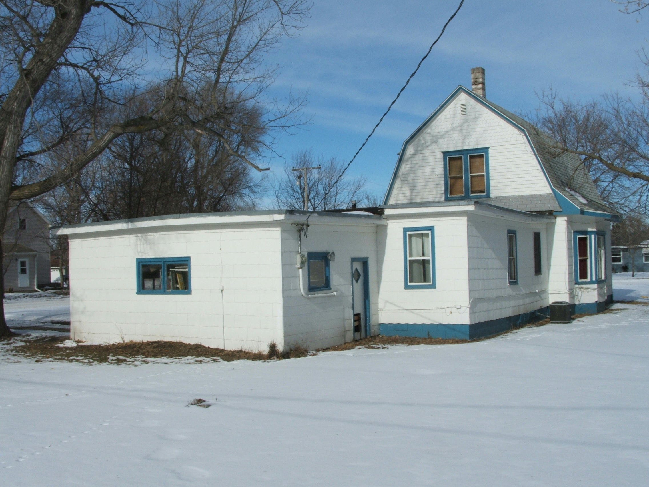 108 N Pearl