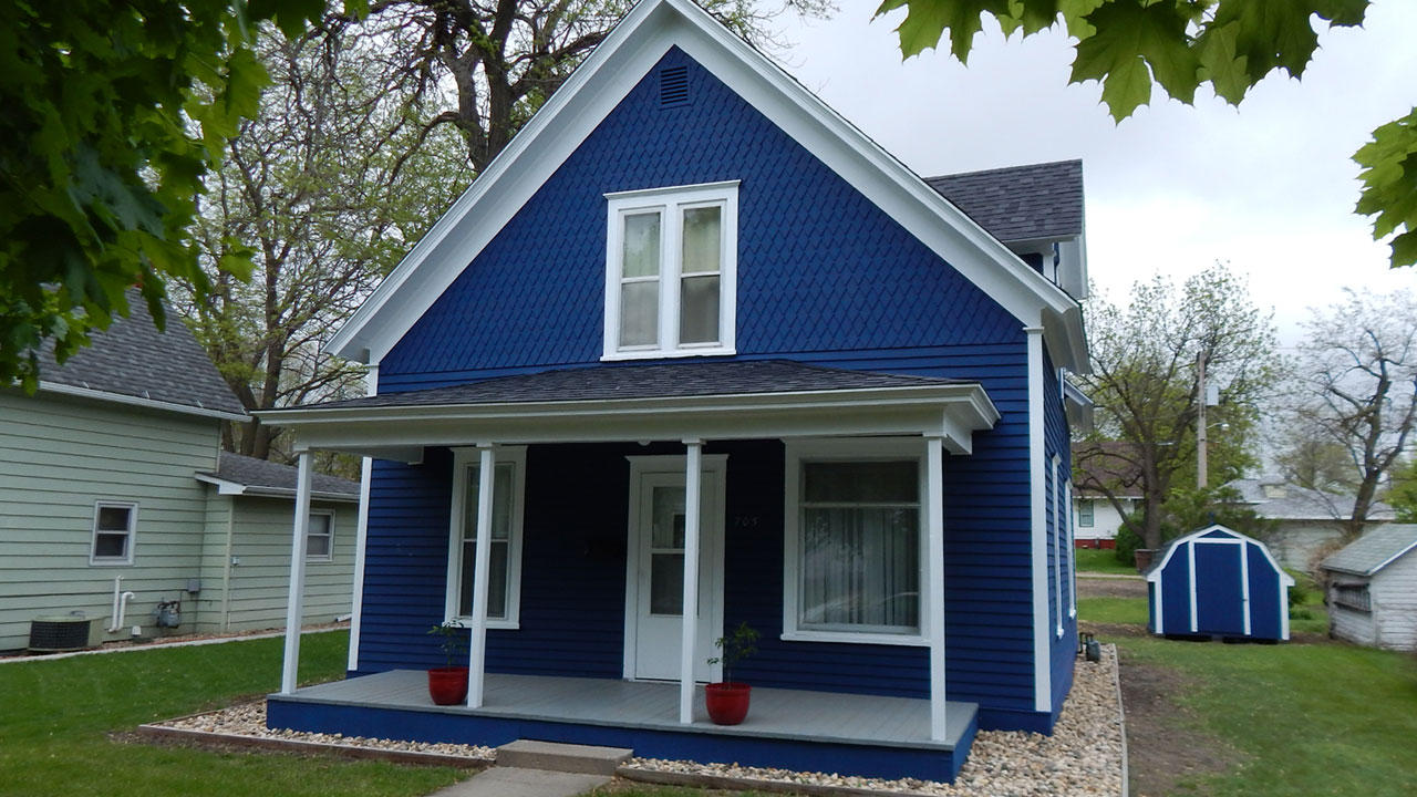 705 E 2nd Ave