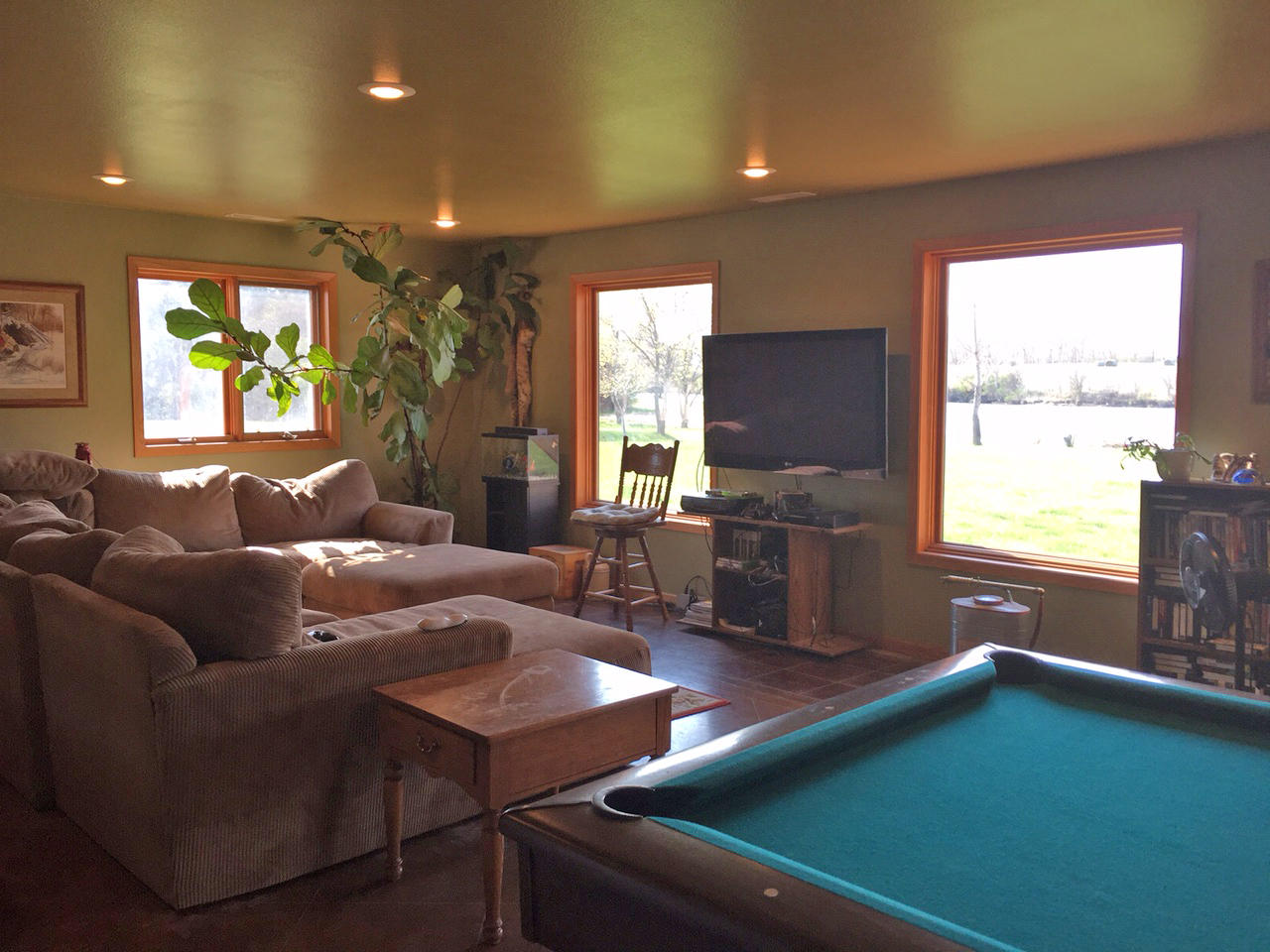 3352 Canal Cir