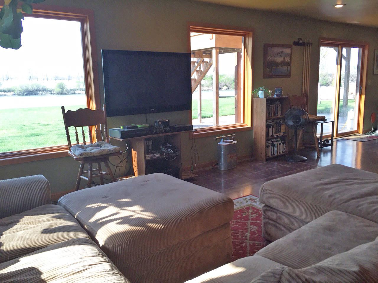 3352 Canal Cir