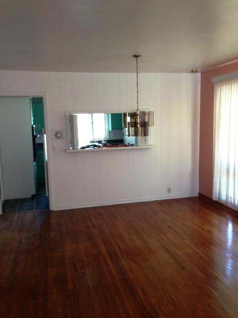 308 E Commerce