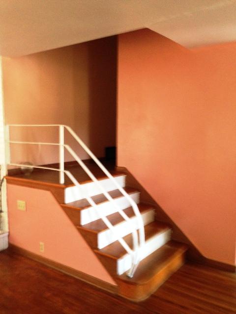 308 E Commerce